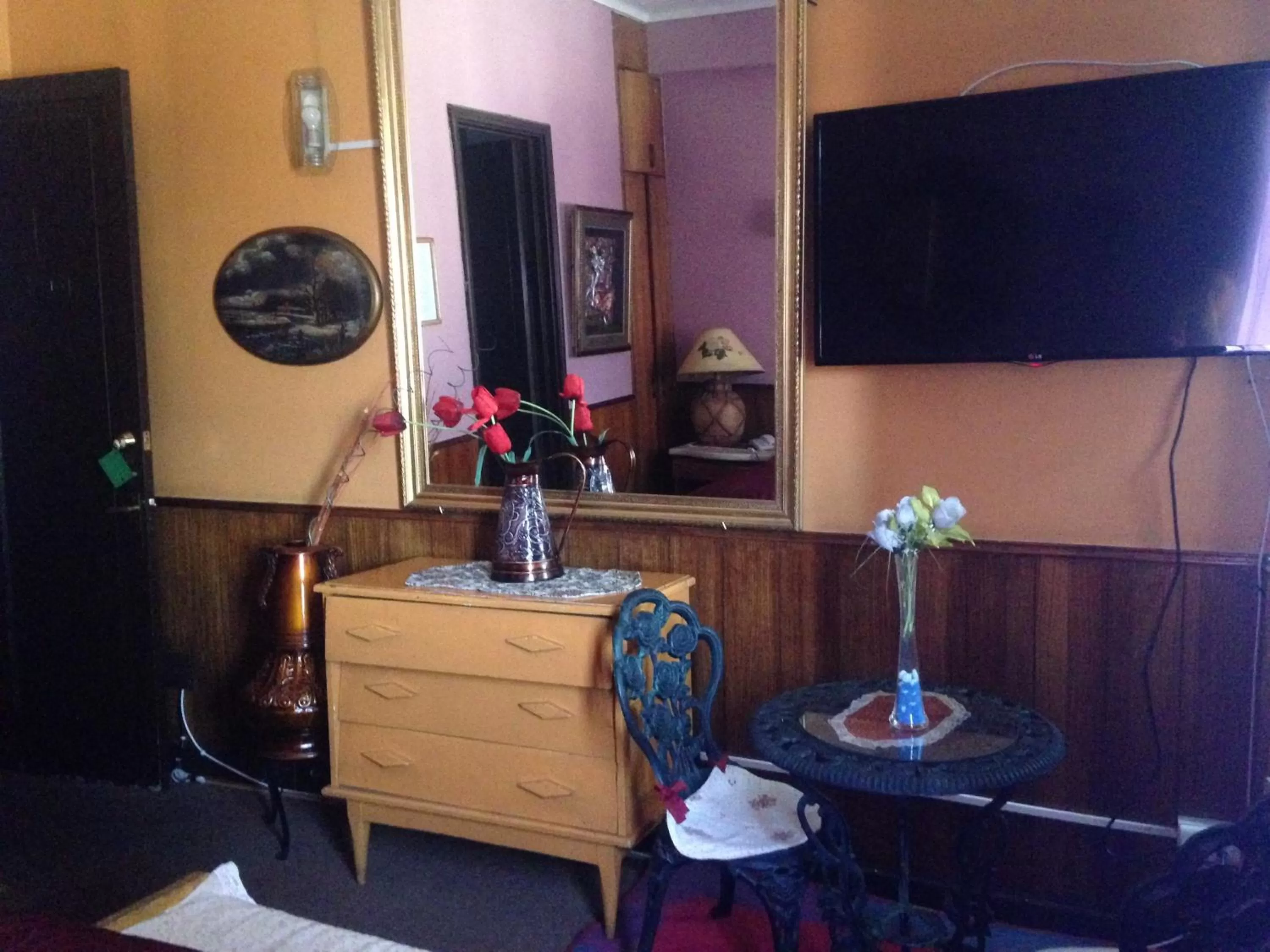 Decorative detail, TV/Entertainment Center in Hotel La Castellana