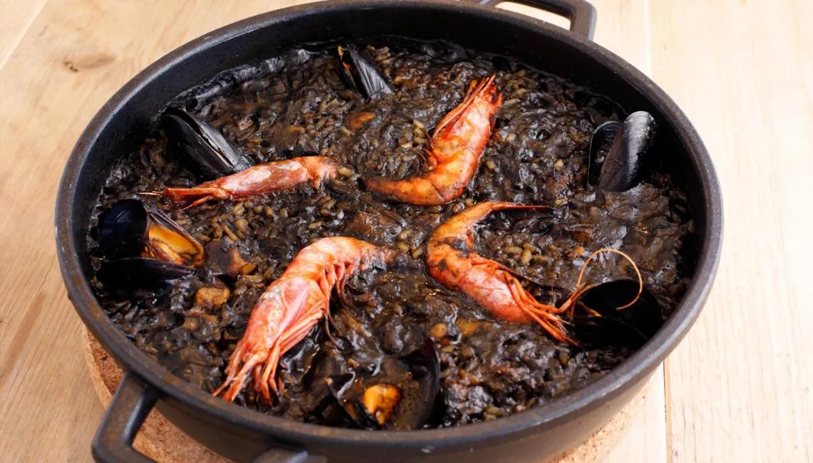 Food and drinks in Hostal Ses Negres