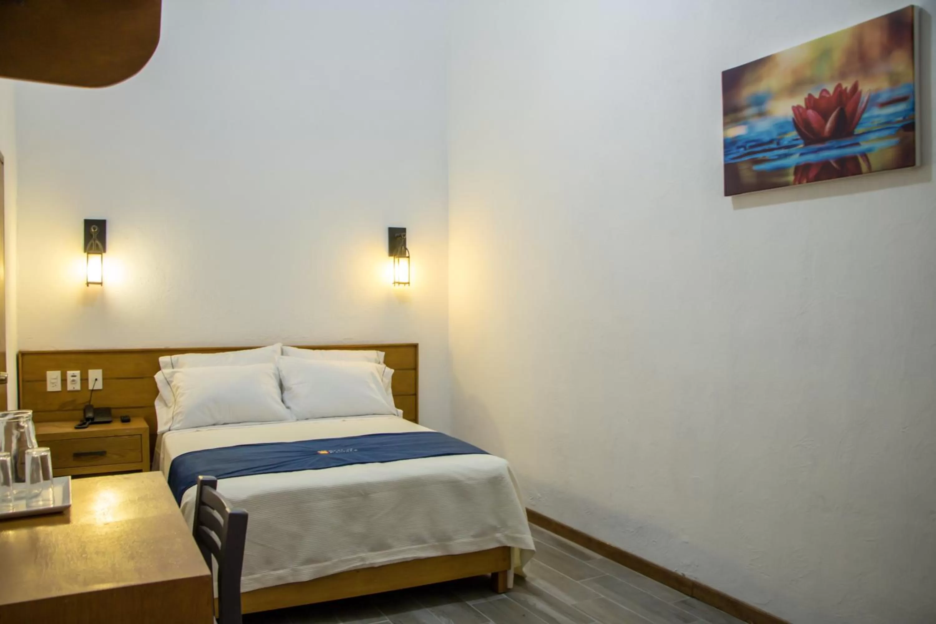 Photo of the whole room, Bed in Hotel Real de Castilla Colonial