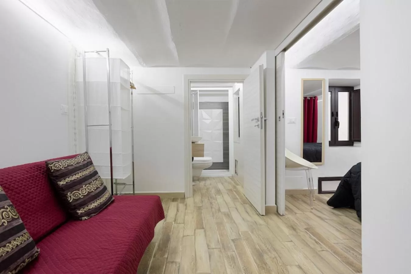 Seating area, Bed in Calypso Il Binario Elegance