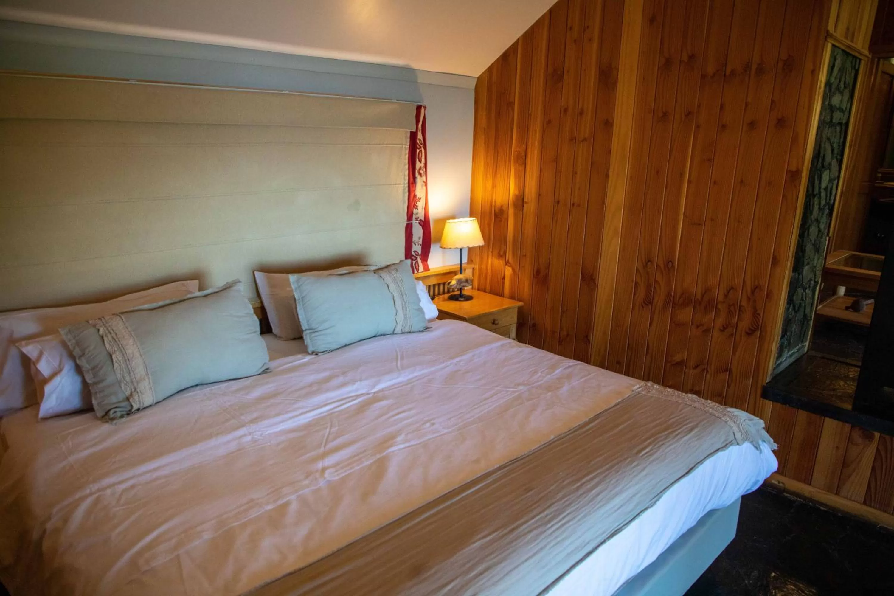 Bed in Arrayan Lake View Mountain Lodge & Casa De Te Arrayan