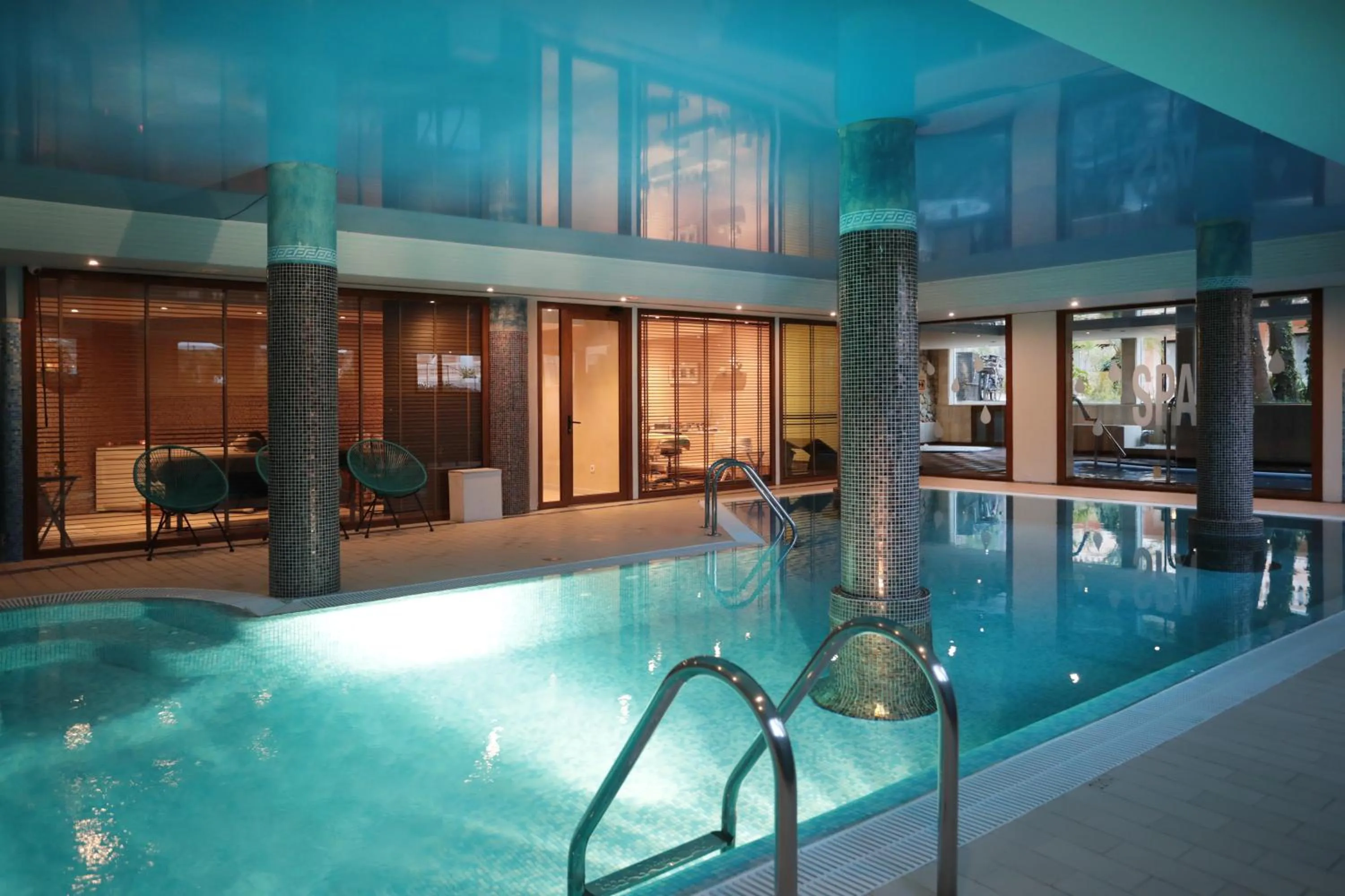 Spa and wellness centre/facilities in Mon Port Hotel & Spa