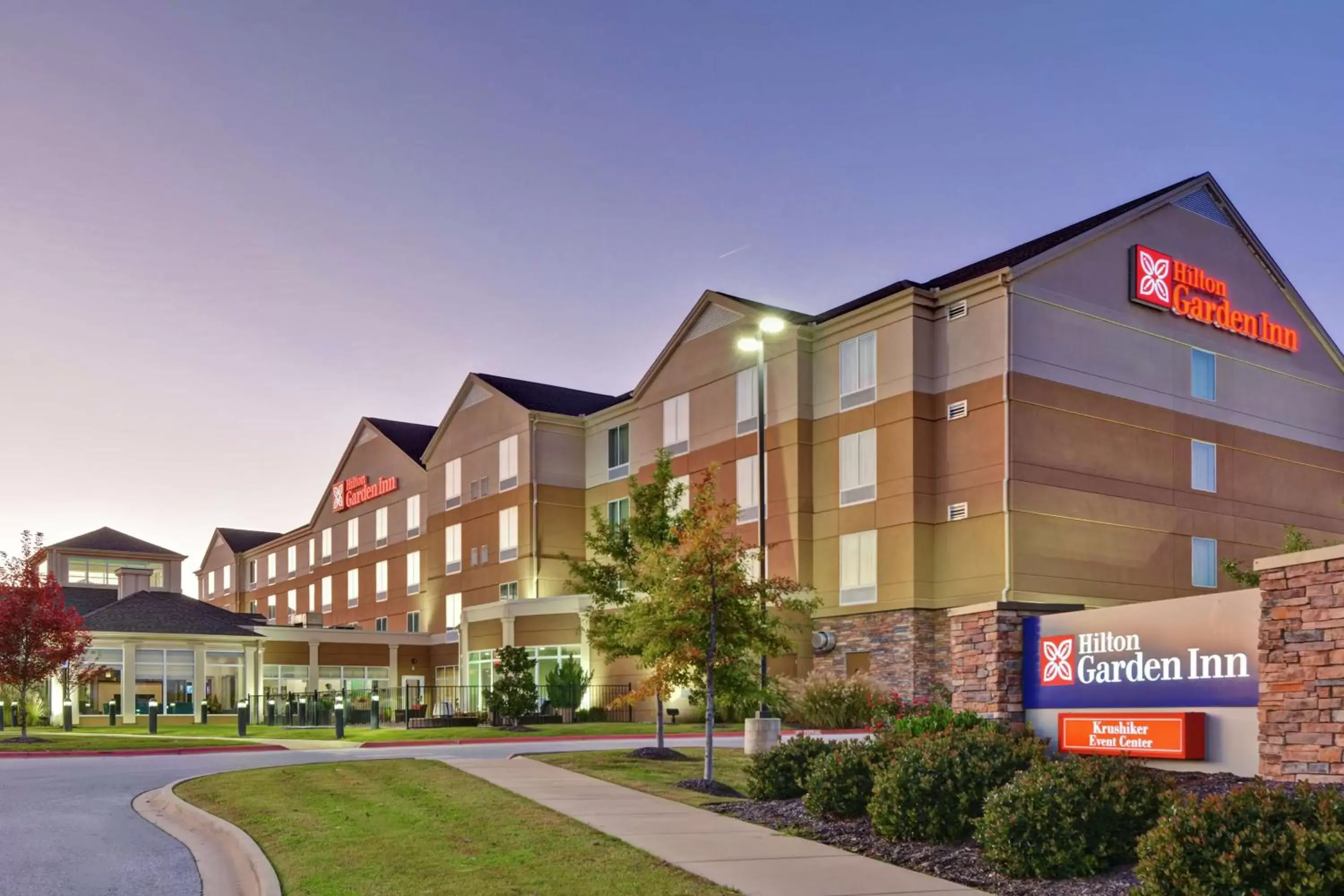 Hilton Garden Inn and Fayetteville Convention Center Hilton Garden Inn and Fayetteville Convention Center