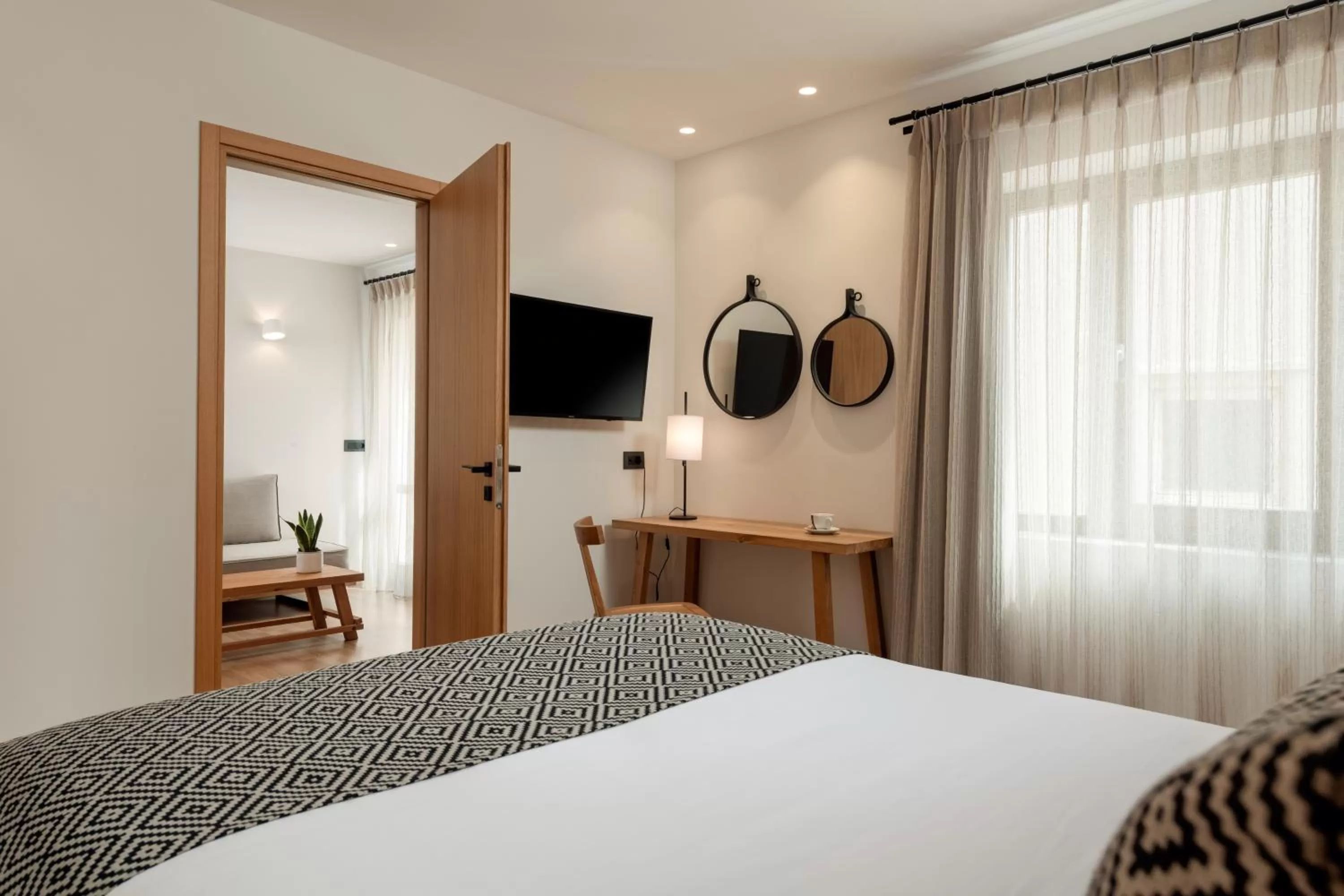 TV and multimedia, Bed in Hotel Ideon