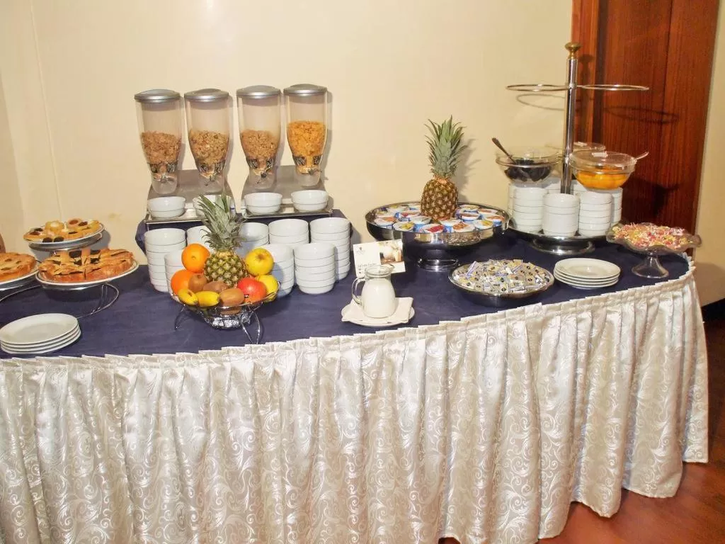 Buffet breakfast in Nicotel Barletta