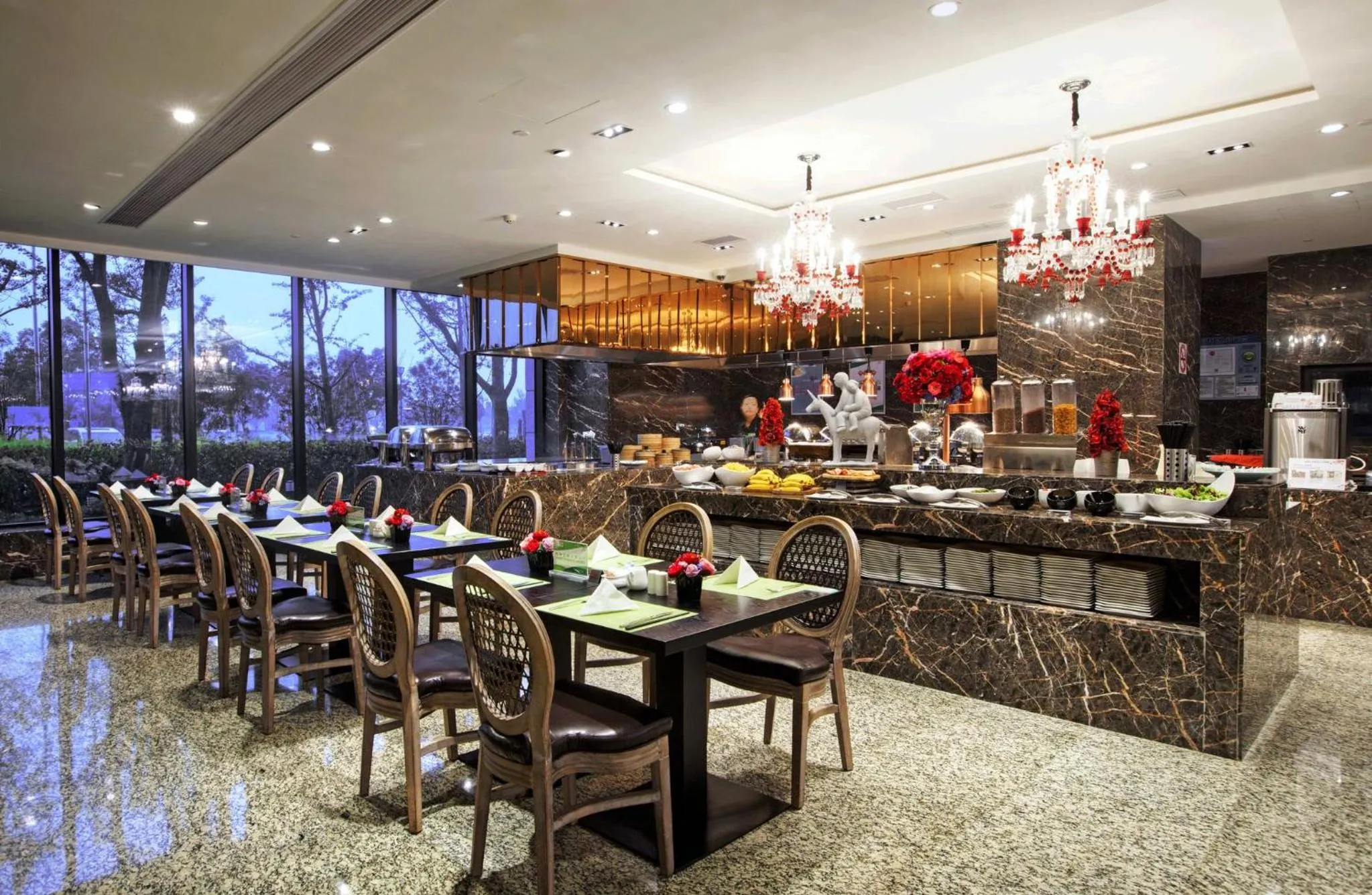 Restaurant/places to eat in Crowne Plaza Shanghai Jinshan by IHG