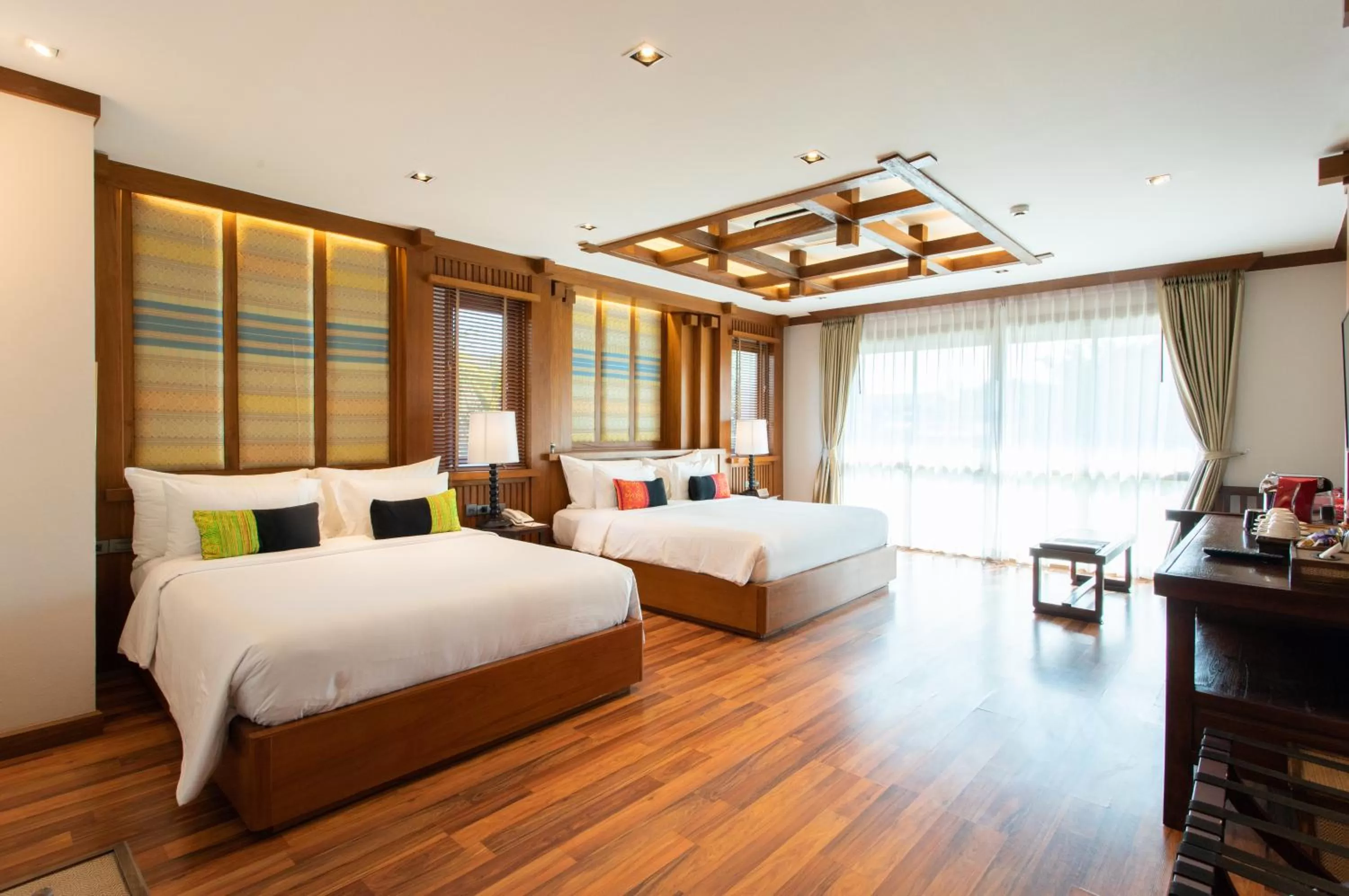 Photo of the whole room, Bed in Phra Singh Village