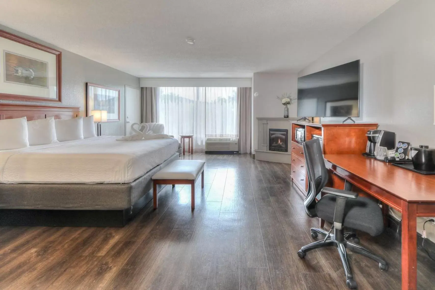 King Room Mini-Suite with Jacuzzi & Fireplace in The Ramsey Hotel and Convention Center King Room Mini-Suite with Jacuzzi & Fireplace in The Ramsey Hotel and Convention Center