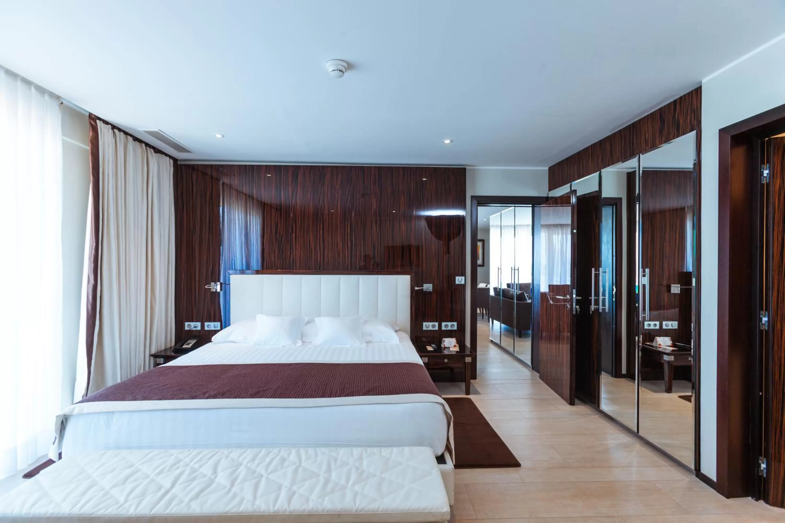 Day, Bed in Terrou-Bi