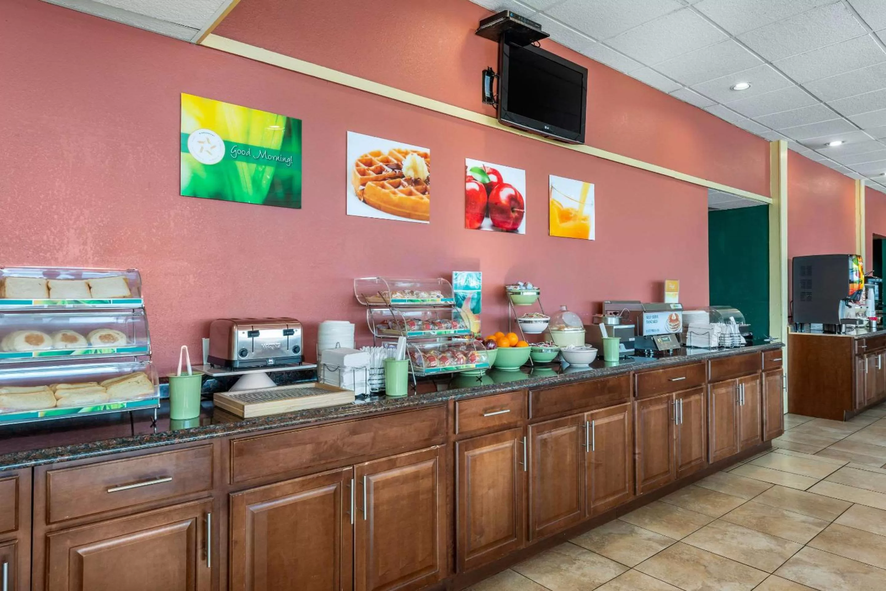 Restaurant/places to eat in Quality Inn and Suites Palatka Riverfront