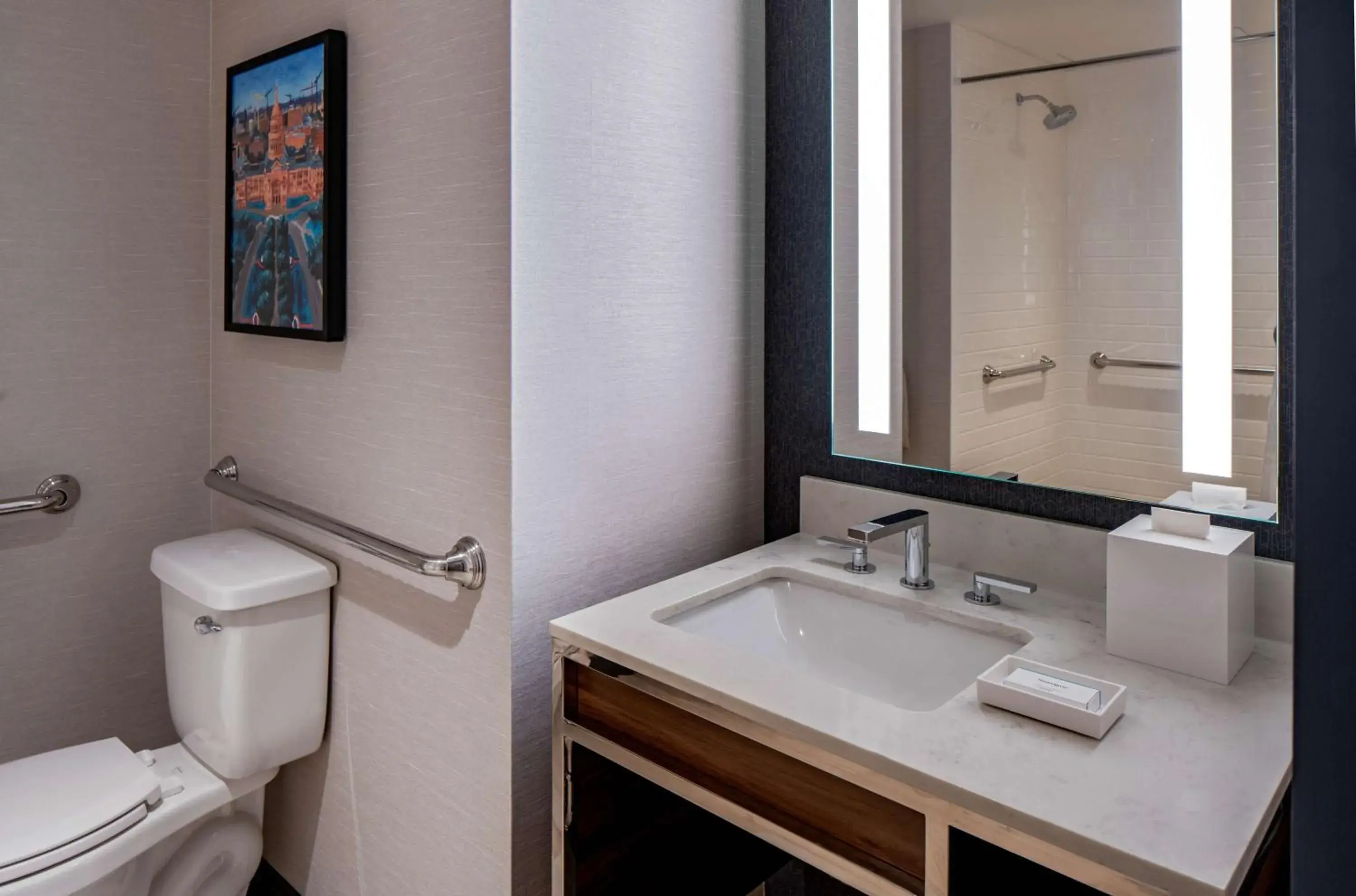 Deluxe Queen Room with Roll-In Shower - Mobility Accessible in Hilton Garden Inn Austin University Capitol District Deluxe Queen Room with Roll-In Shower - Mobility Accessible in Hilton Garden Inn Austin University Capitol District