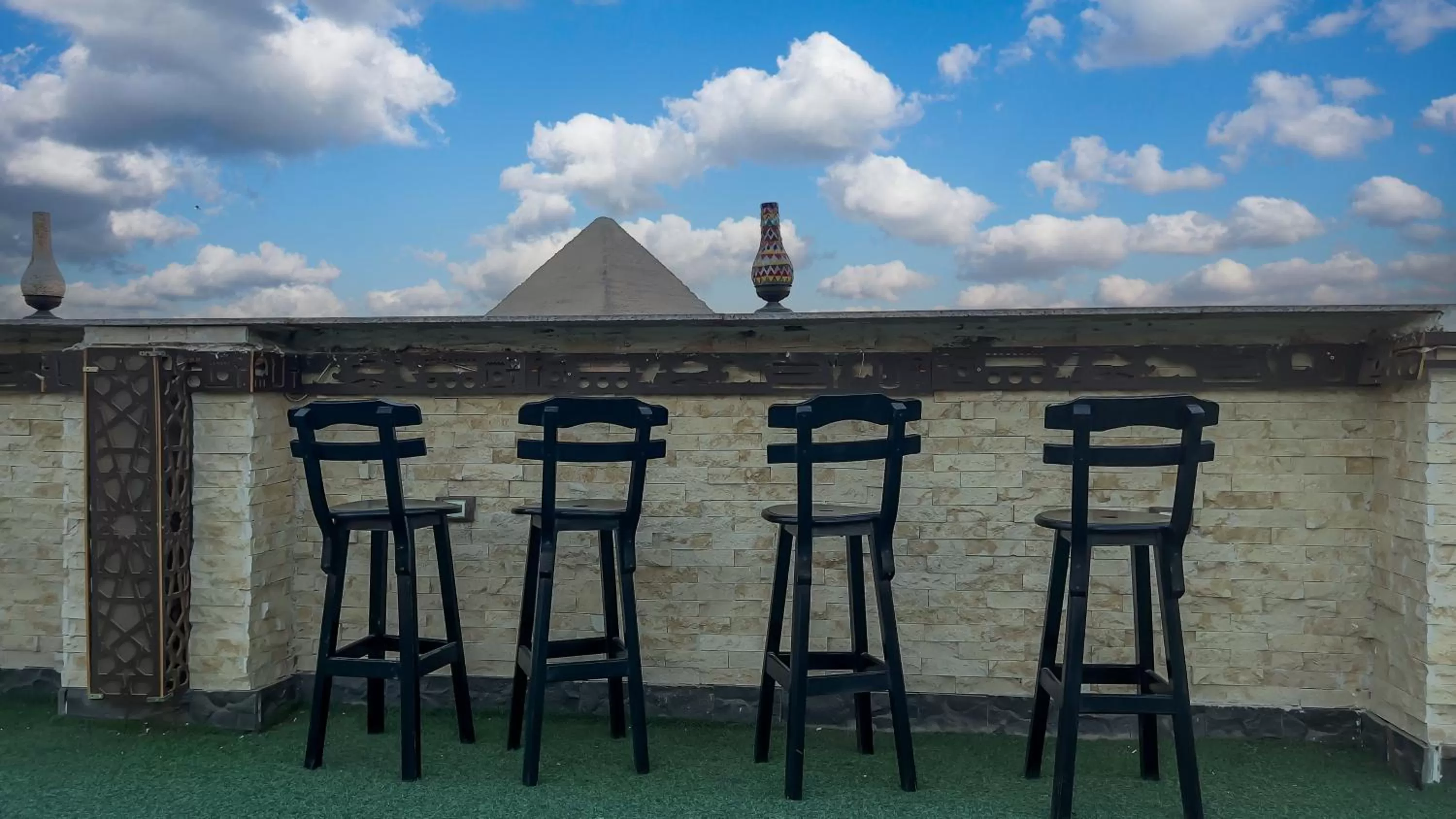 Day in King Cheops Inn - Pyramid View