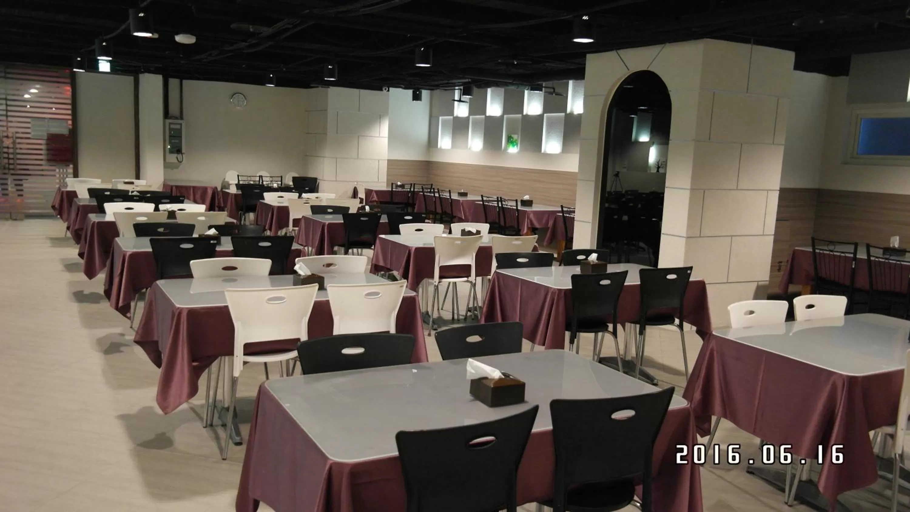 Restaurant/places to eat in Walker Hotel - Zhengyi