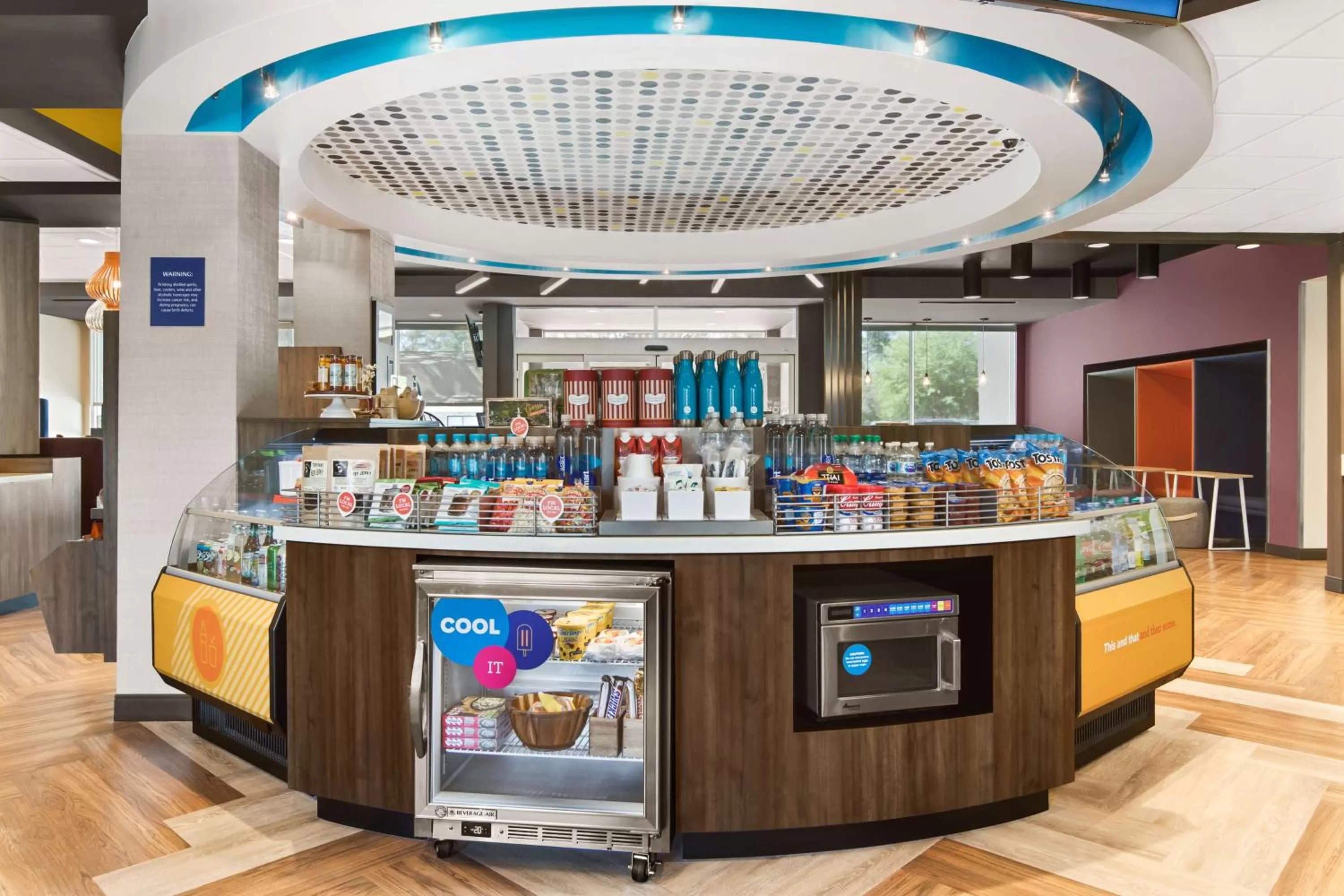 Food and drinks in Tru By Hilton Savannah Midtown Ga