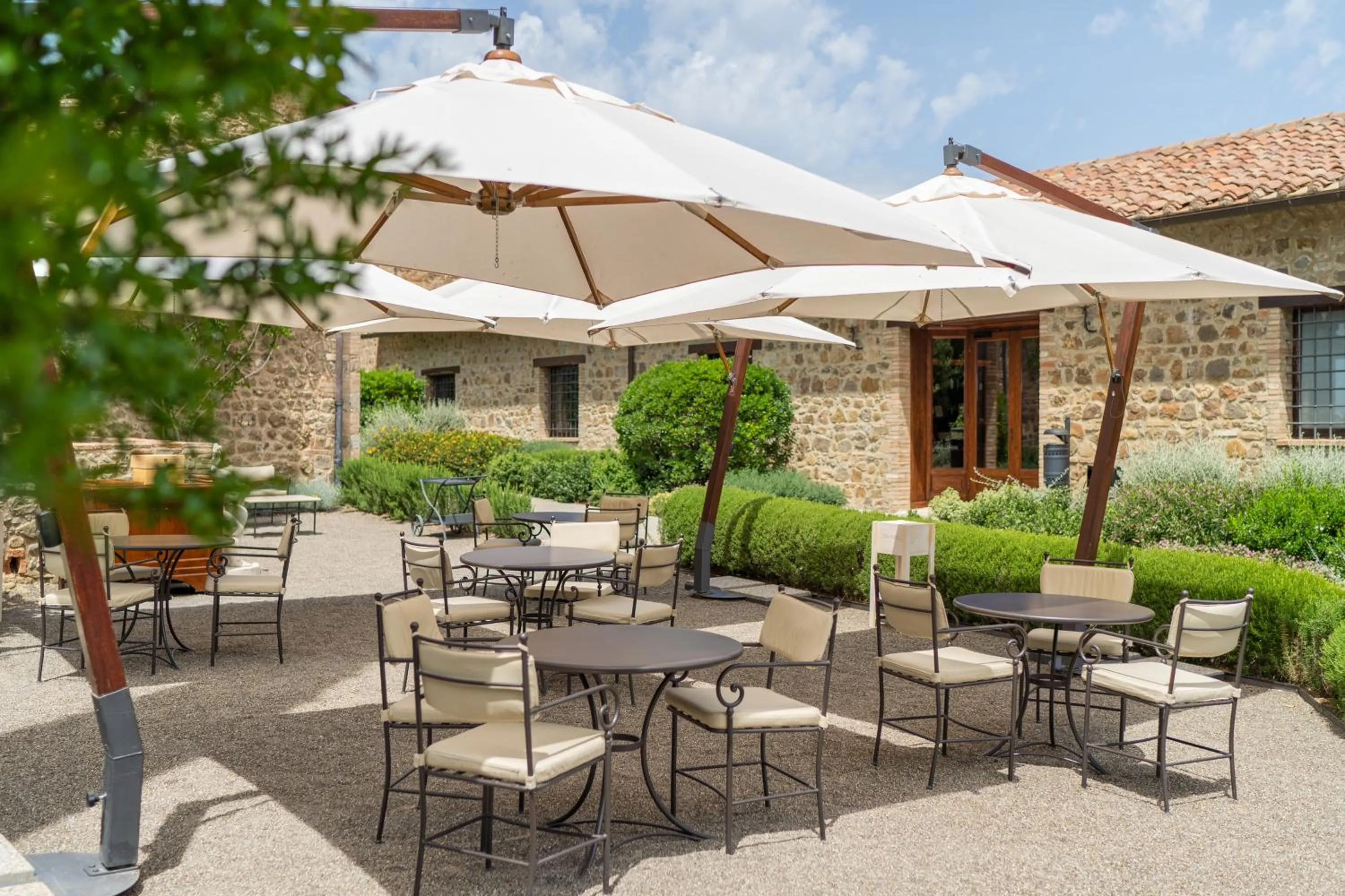 Lounge or bar in Castello Banfi - Il Borgo - Relais et Chateaux
