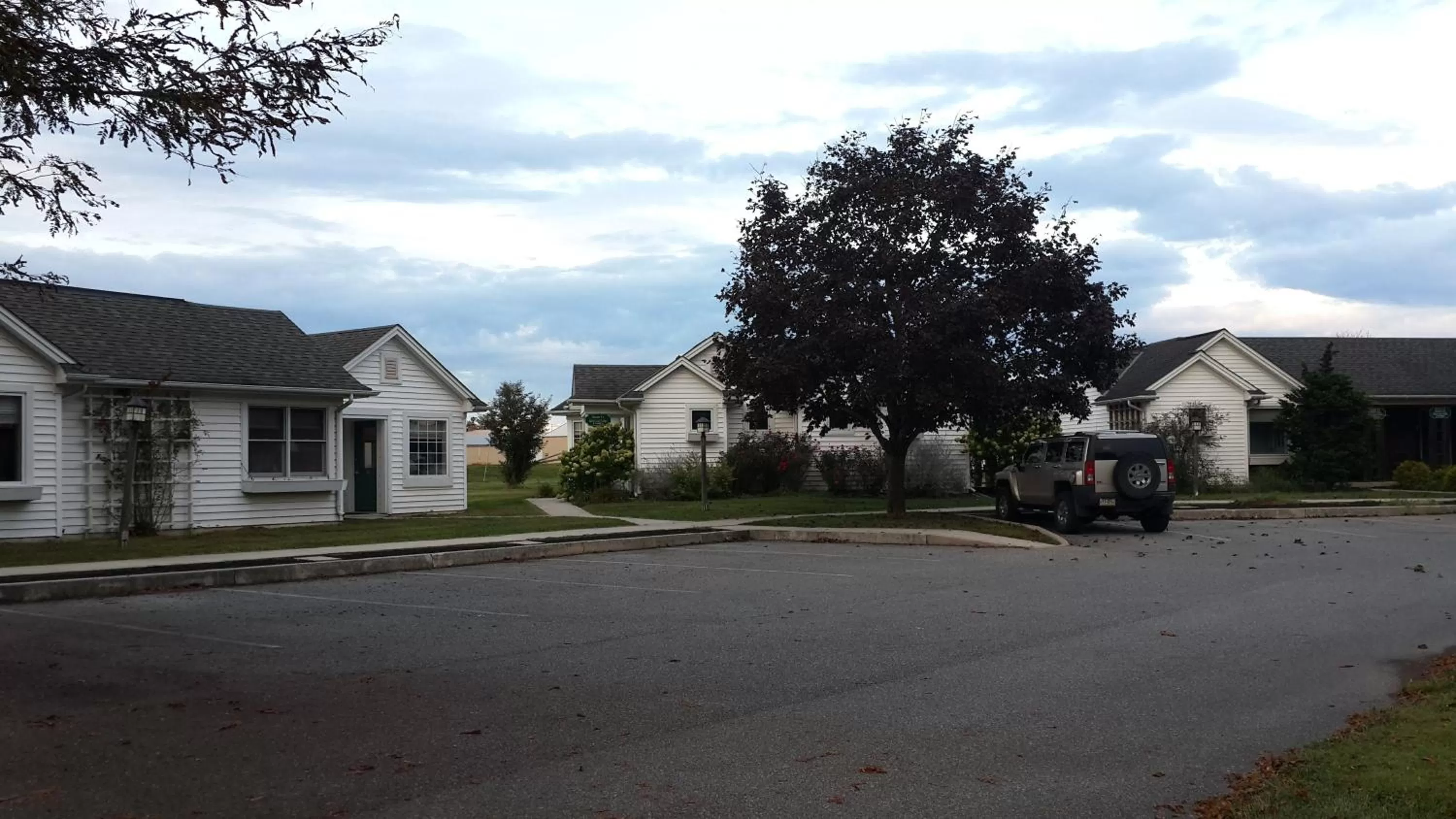 Property building in Spruce Lane Lodge and Cottages