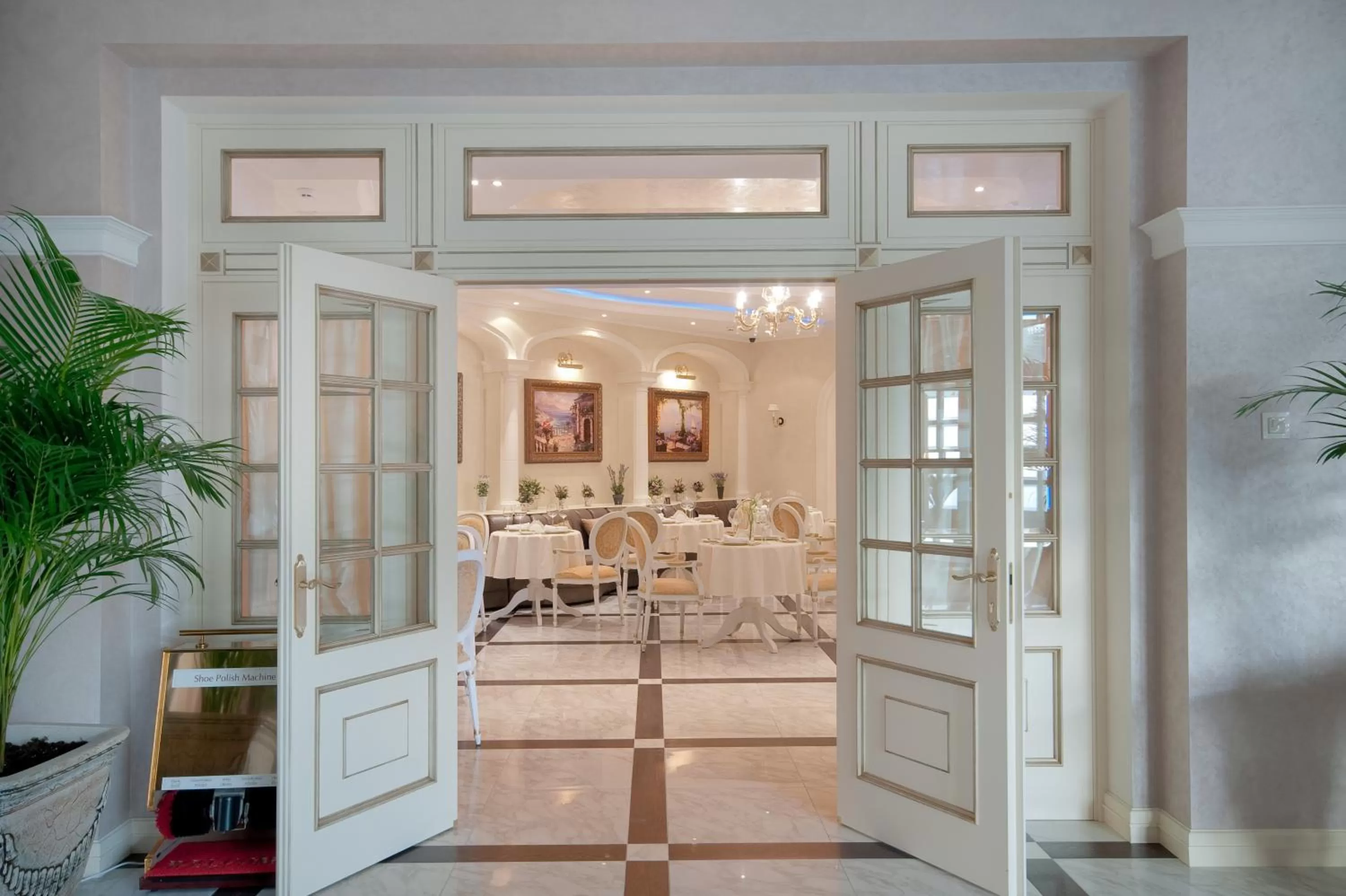 Dining area in Villa le Premier Maestro