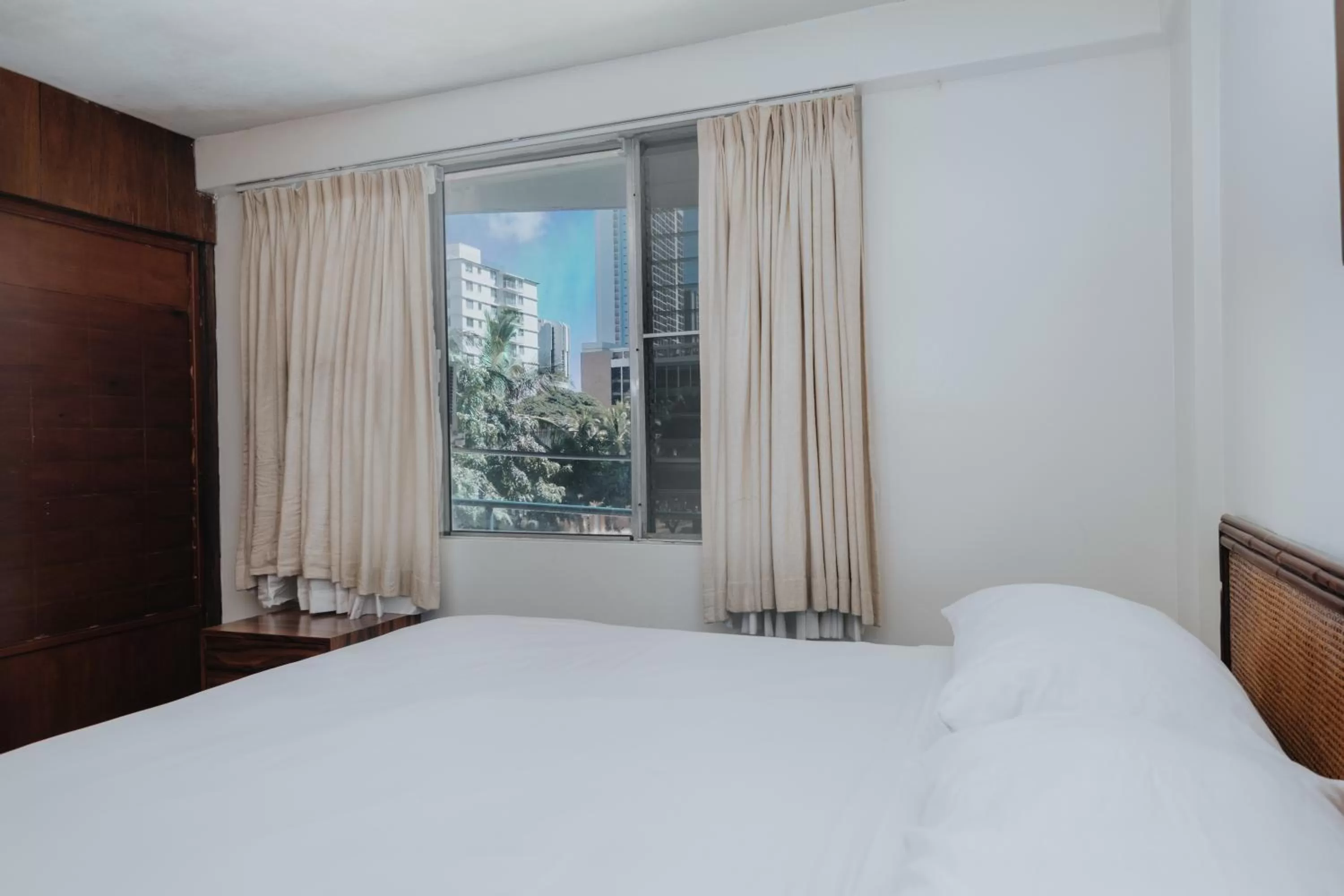 Bed in Royal Grove Waikiki