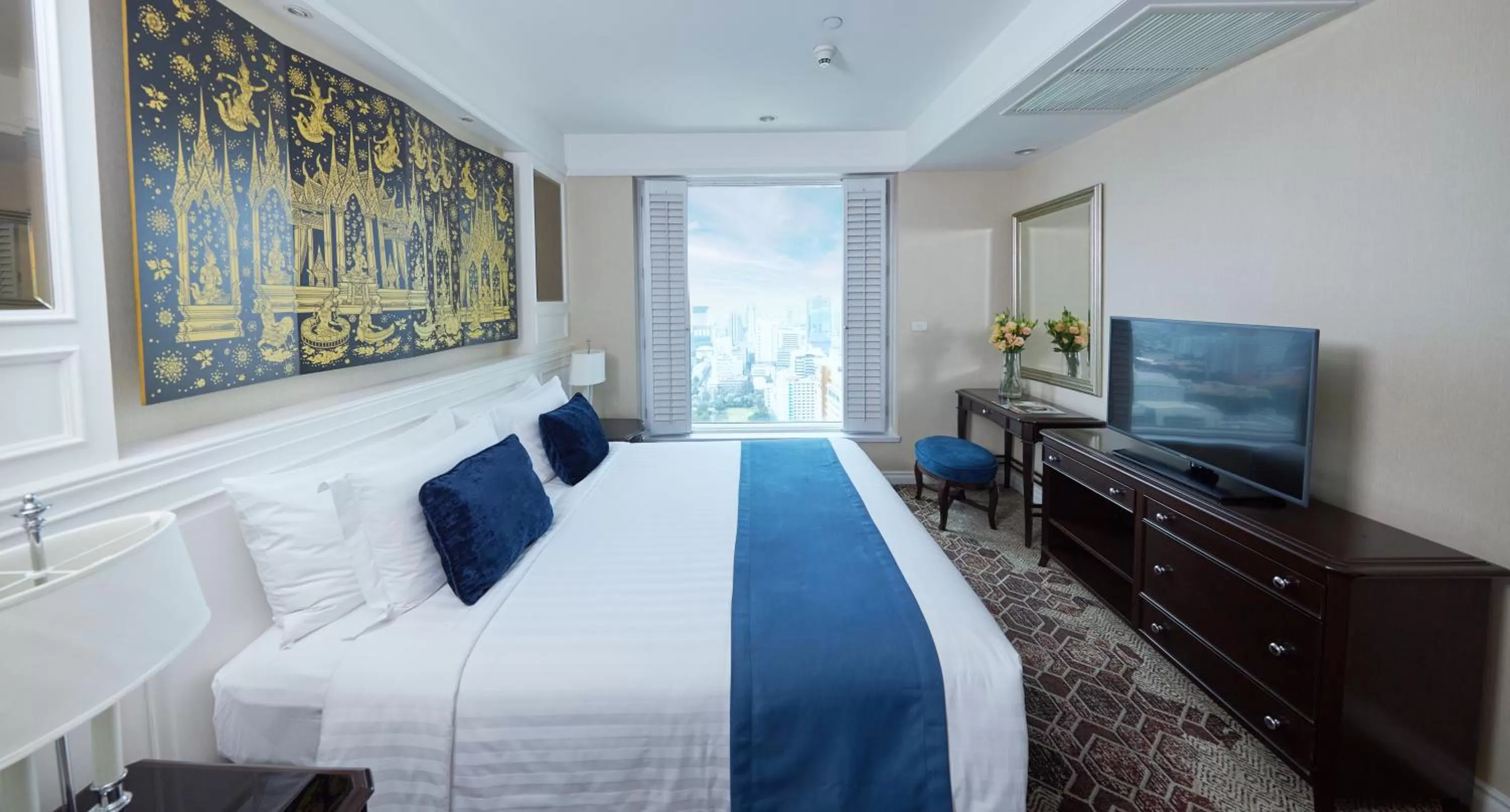 Executive Suite in Grande Centre Point Hotel Ratchadamri Bangkok