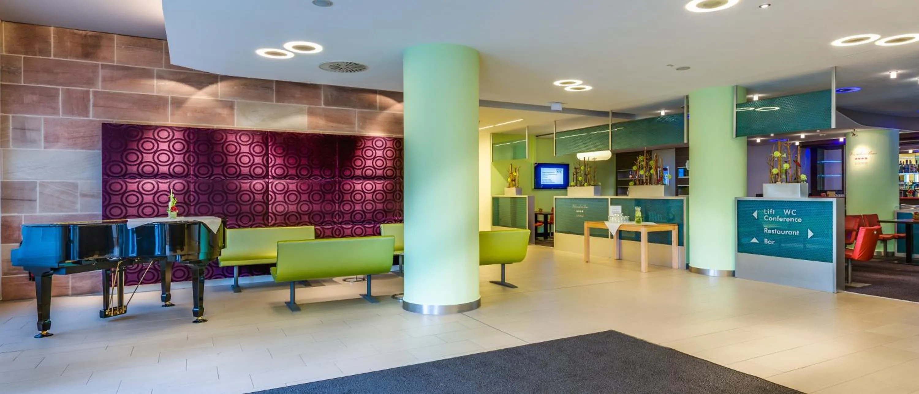 Lobby or reception in Novina Hotel Wöhrdersee Nürnberg City