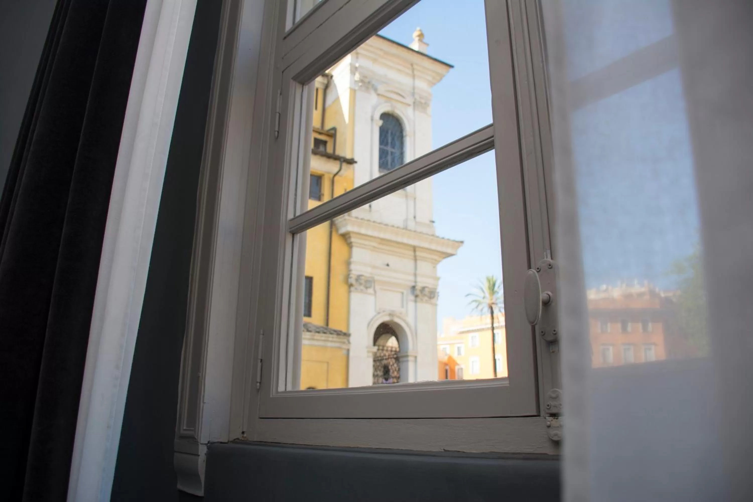 City view in Roma Luxus Hotel