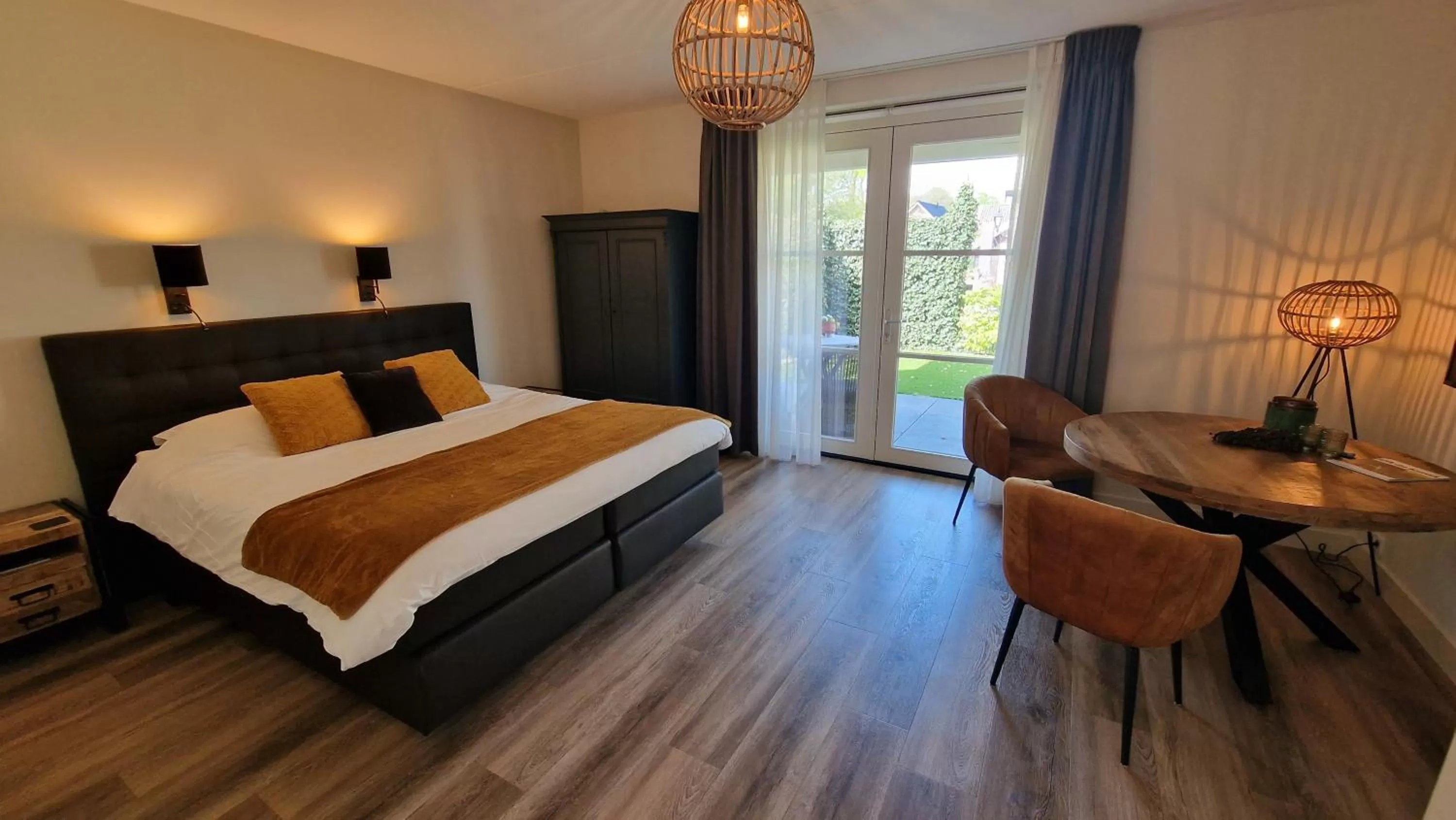 Patio, Bed in B&B De Droomhoeve