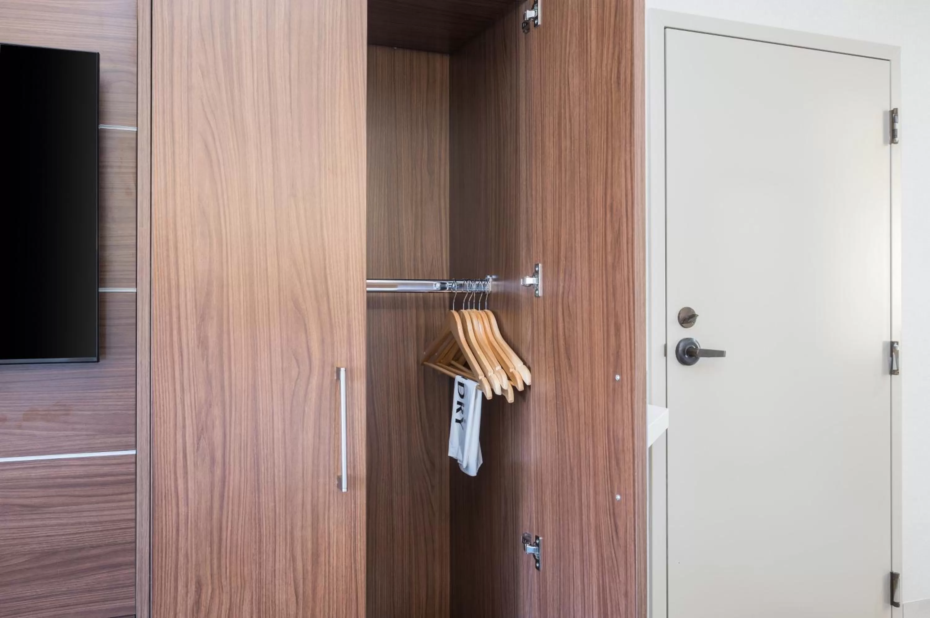 Bedroom in Holiday Inn Express Grover Beach-Pismo Beach Area by IHG