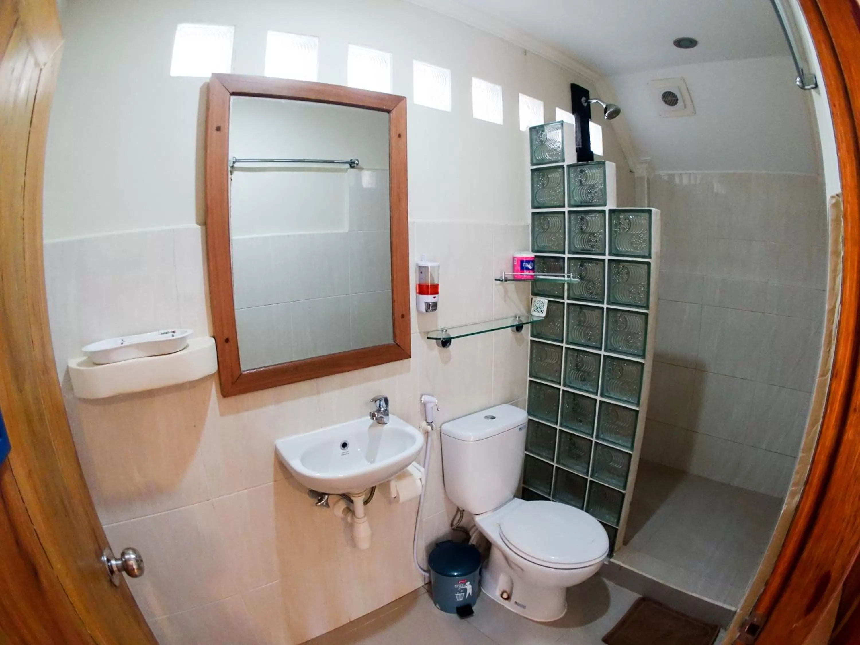 Bathroom in Gili Divers Hotel