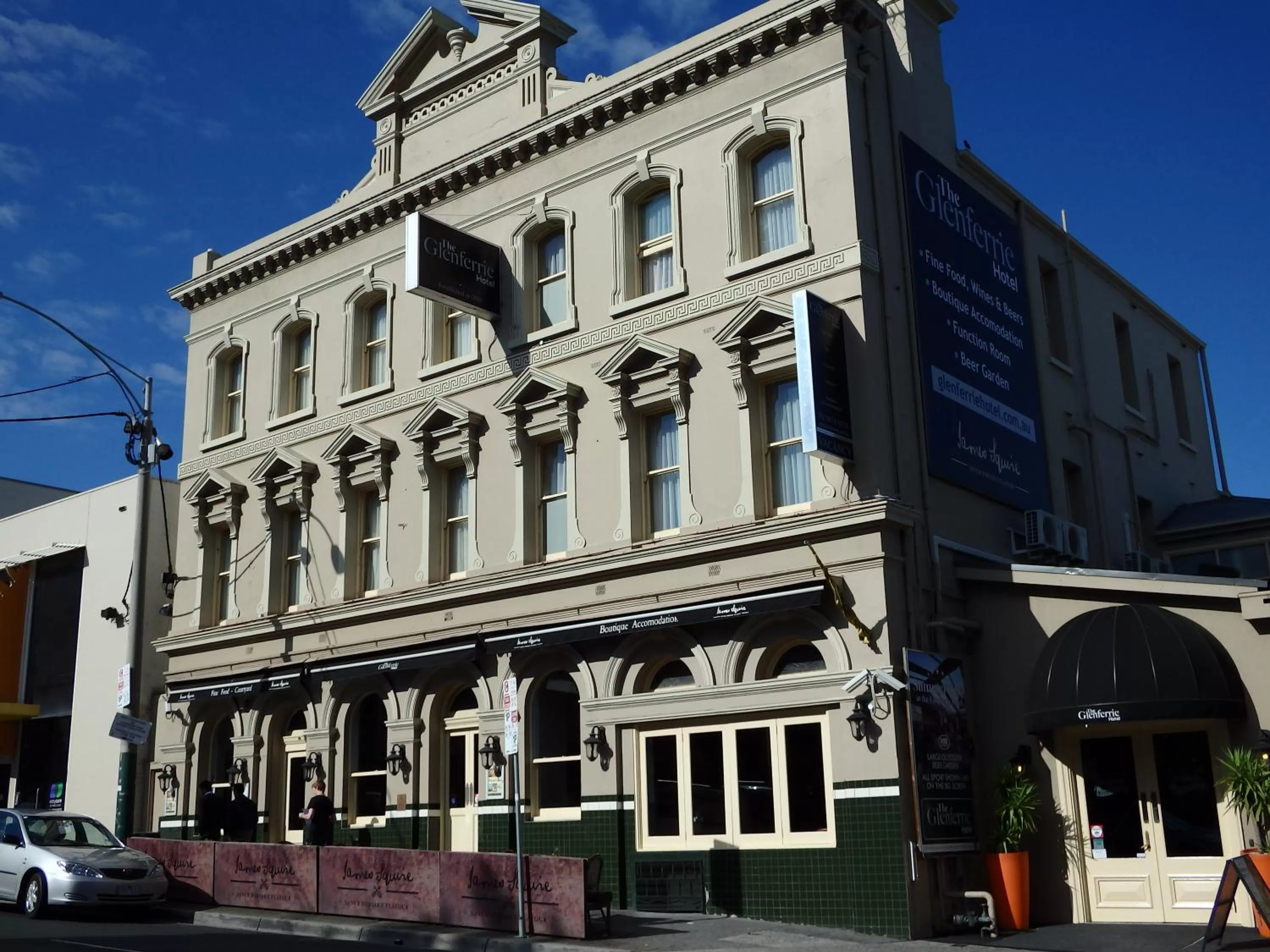 Facade/entrance in The Glenferrie Hotel Hawthorn