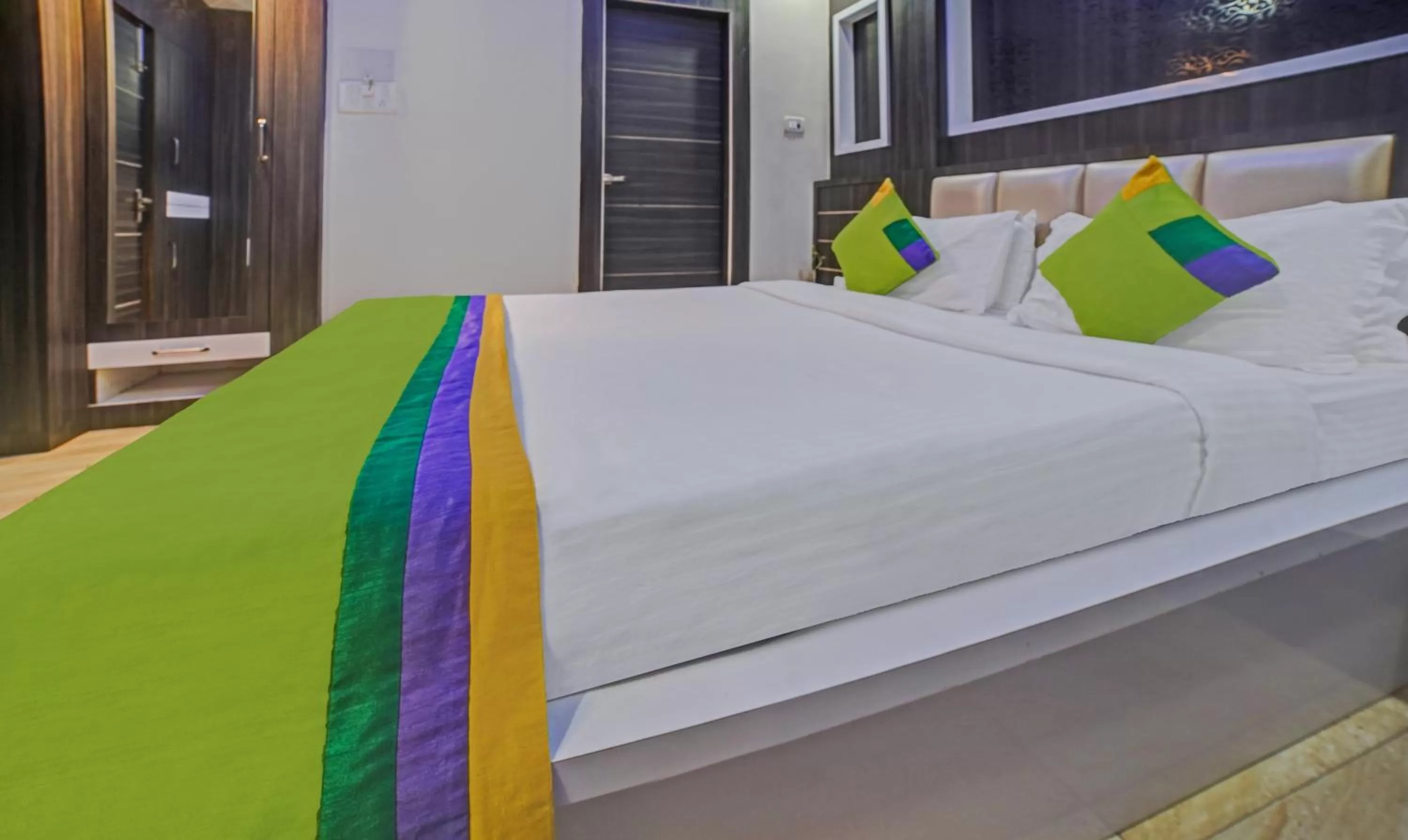 Bedroom, Bed in Treebo Trend South Park Bistupur