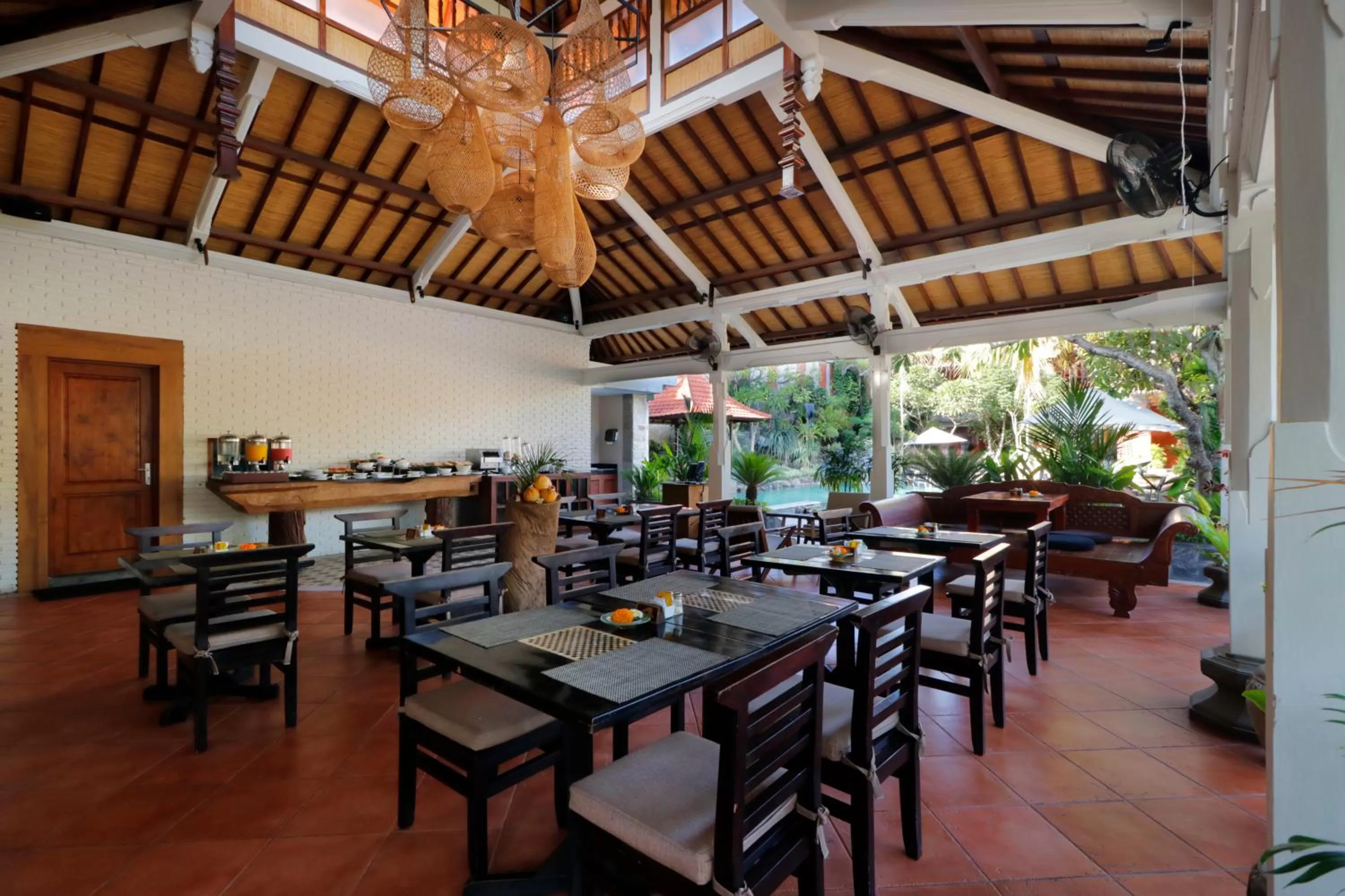 Restaurant/places to eat in Adi Dharma Hotel Legian