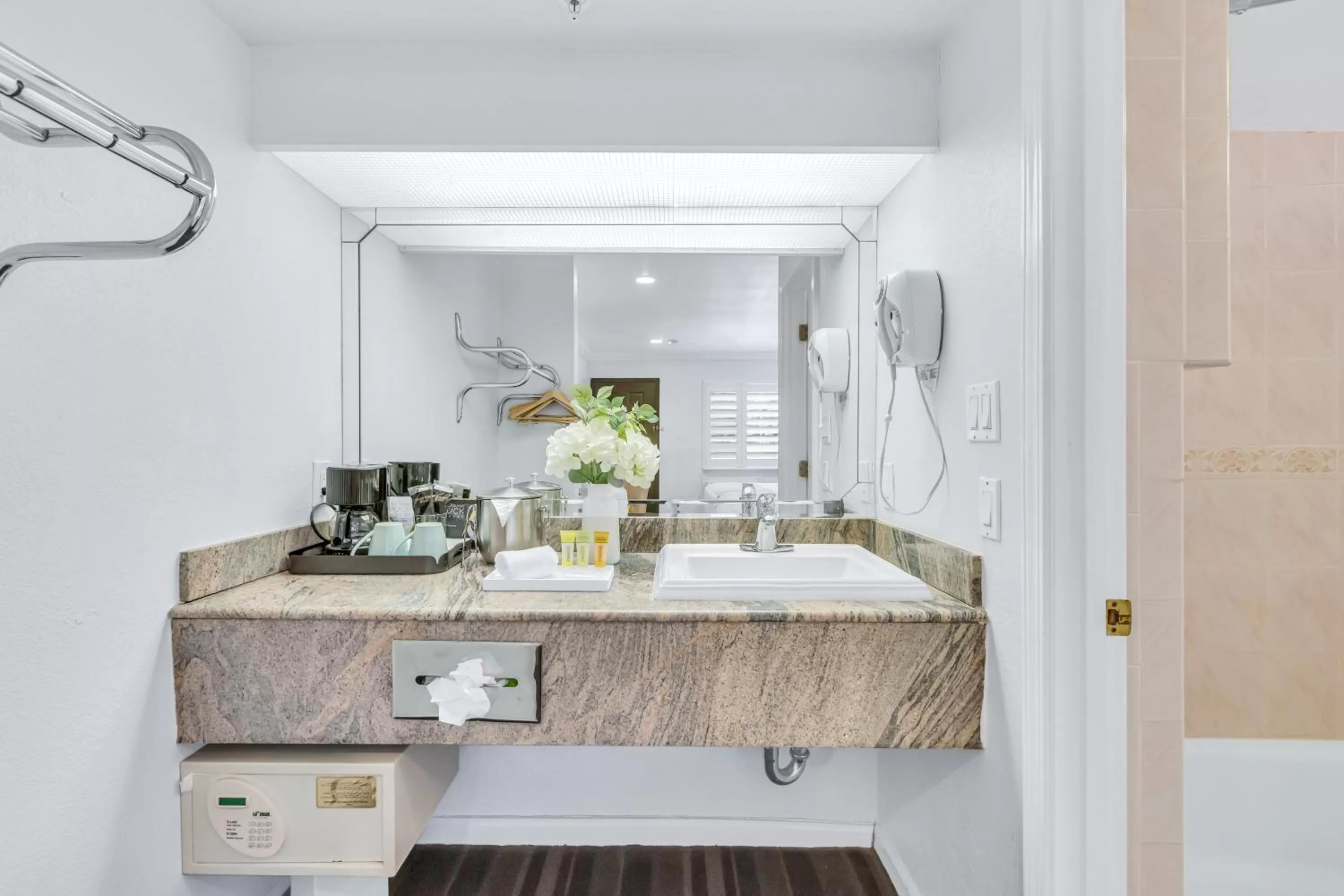 Napa Valley Hotel & Suites