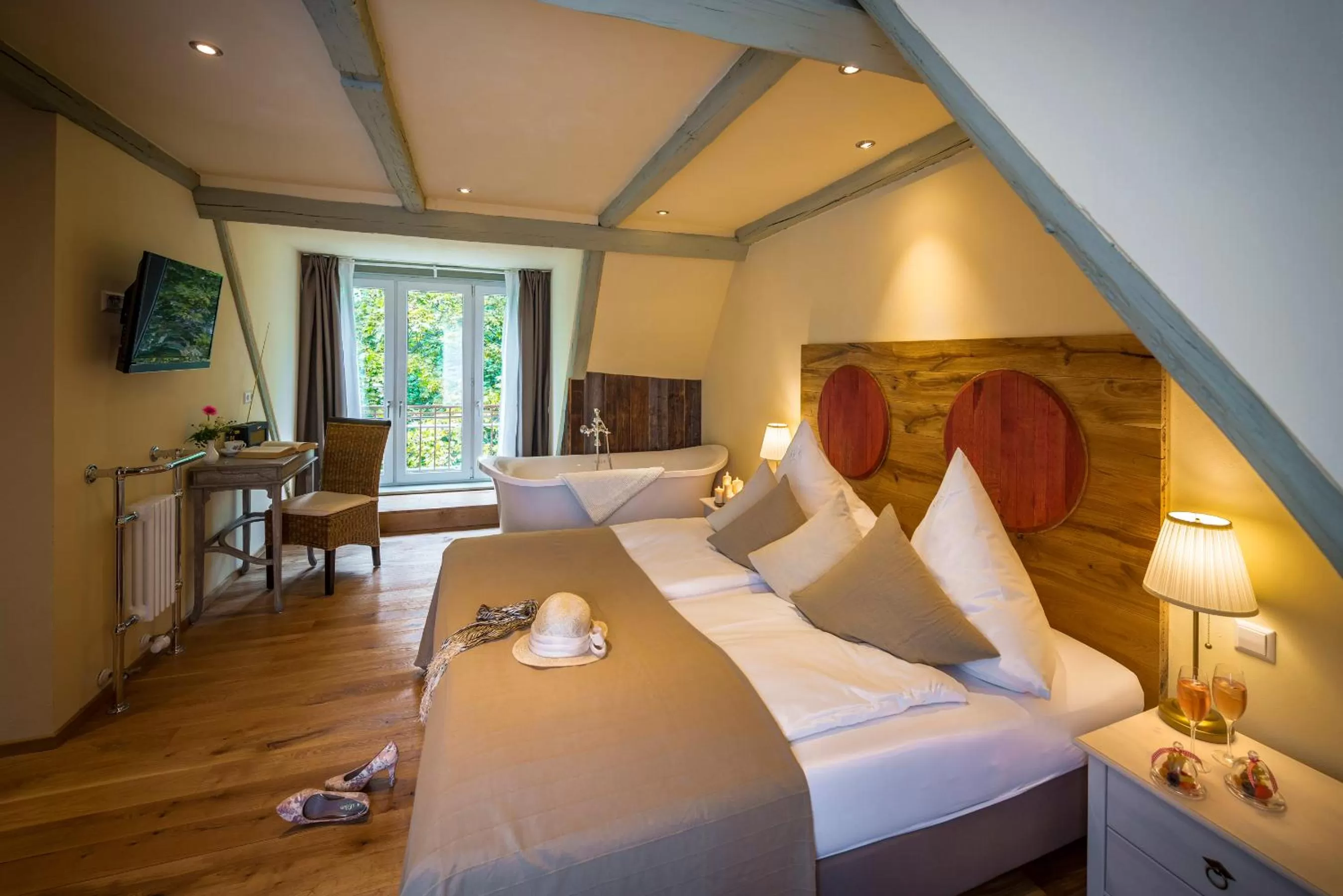 Photo of the whole room, Bed in Hotel Wellness Goldenes Fass Meißen