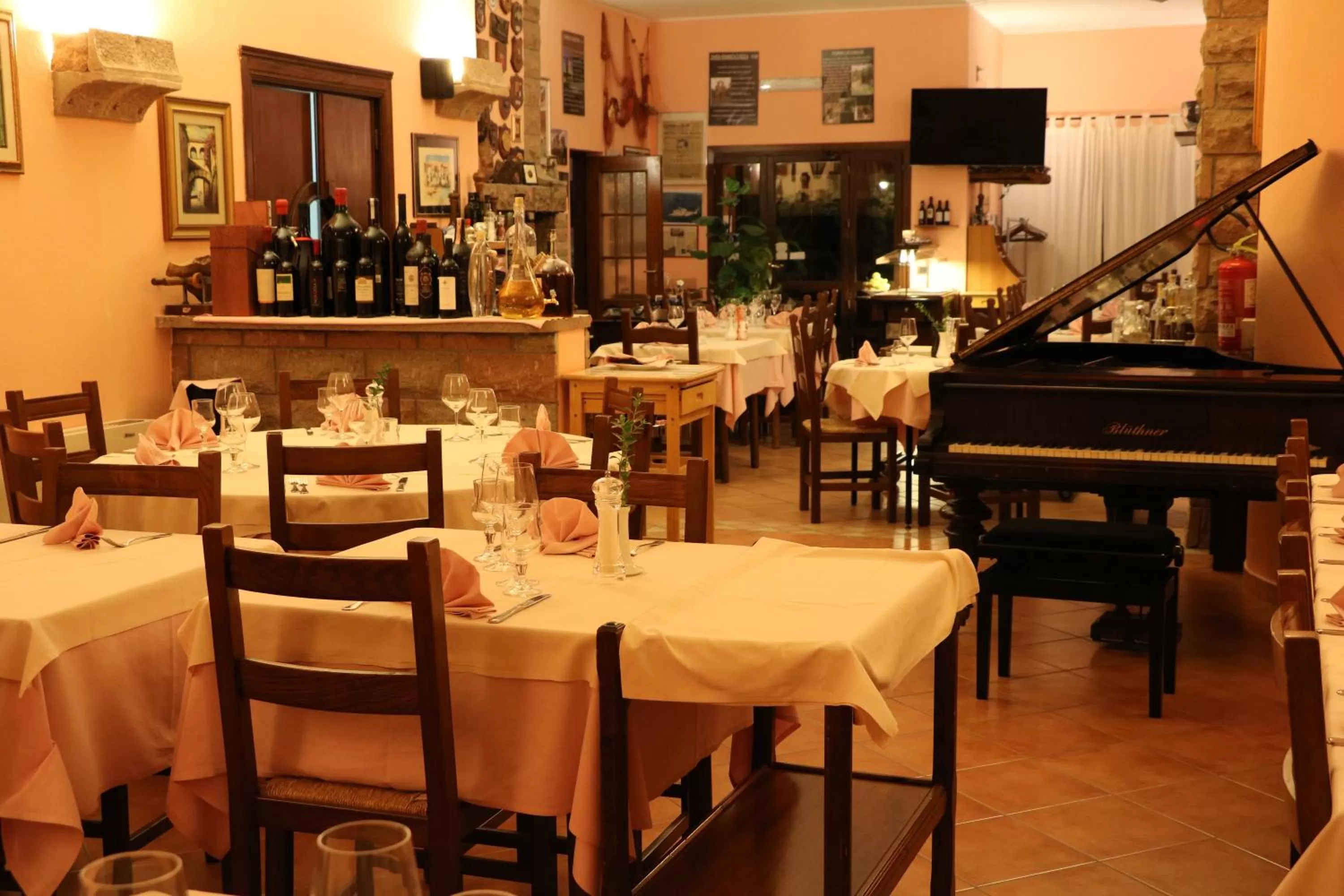 Restaurant/places to eat in Il Castello