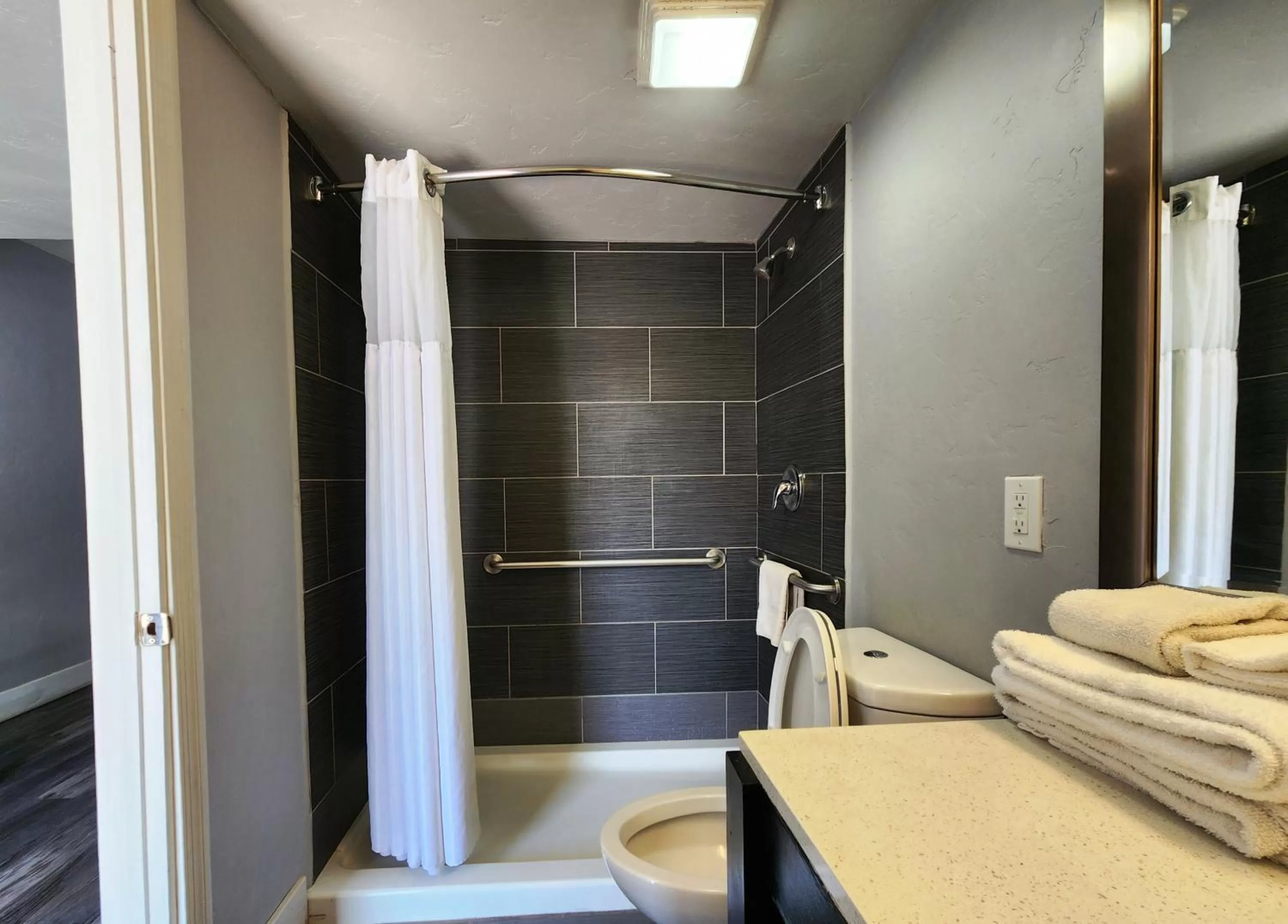 Shower in Red Lion Inn & Suites Tucson Downtown