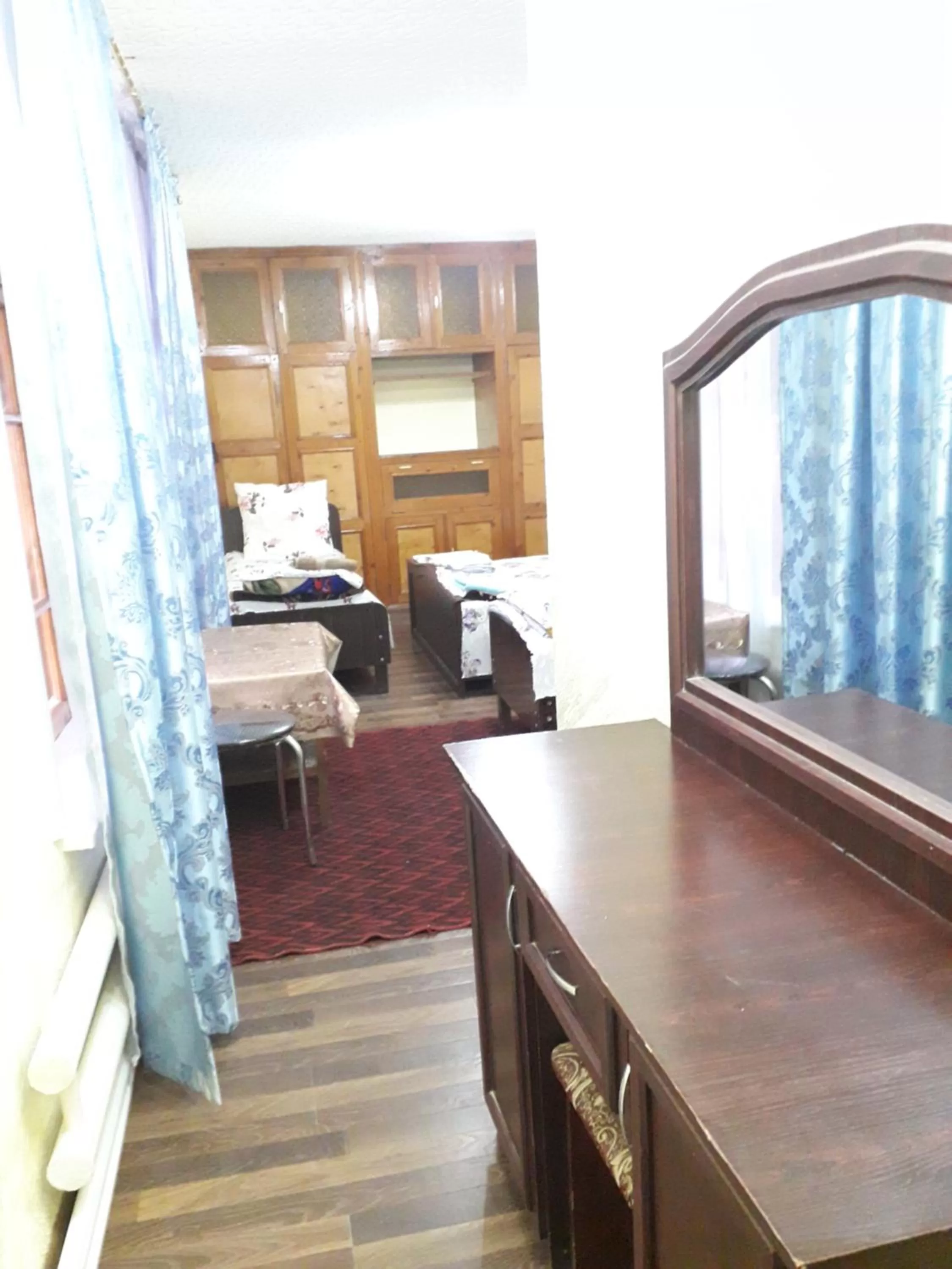 Dining area, Kitchen/Kitchenette in B&B Bahodir