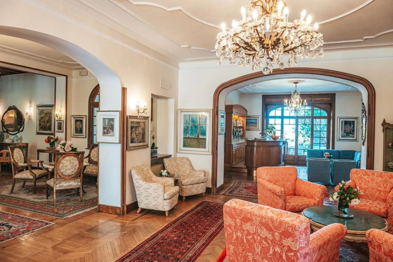 Living room in Hotel Royal