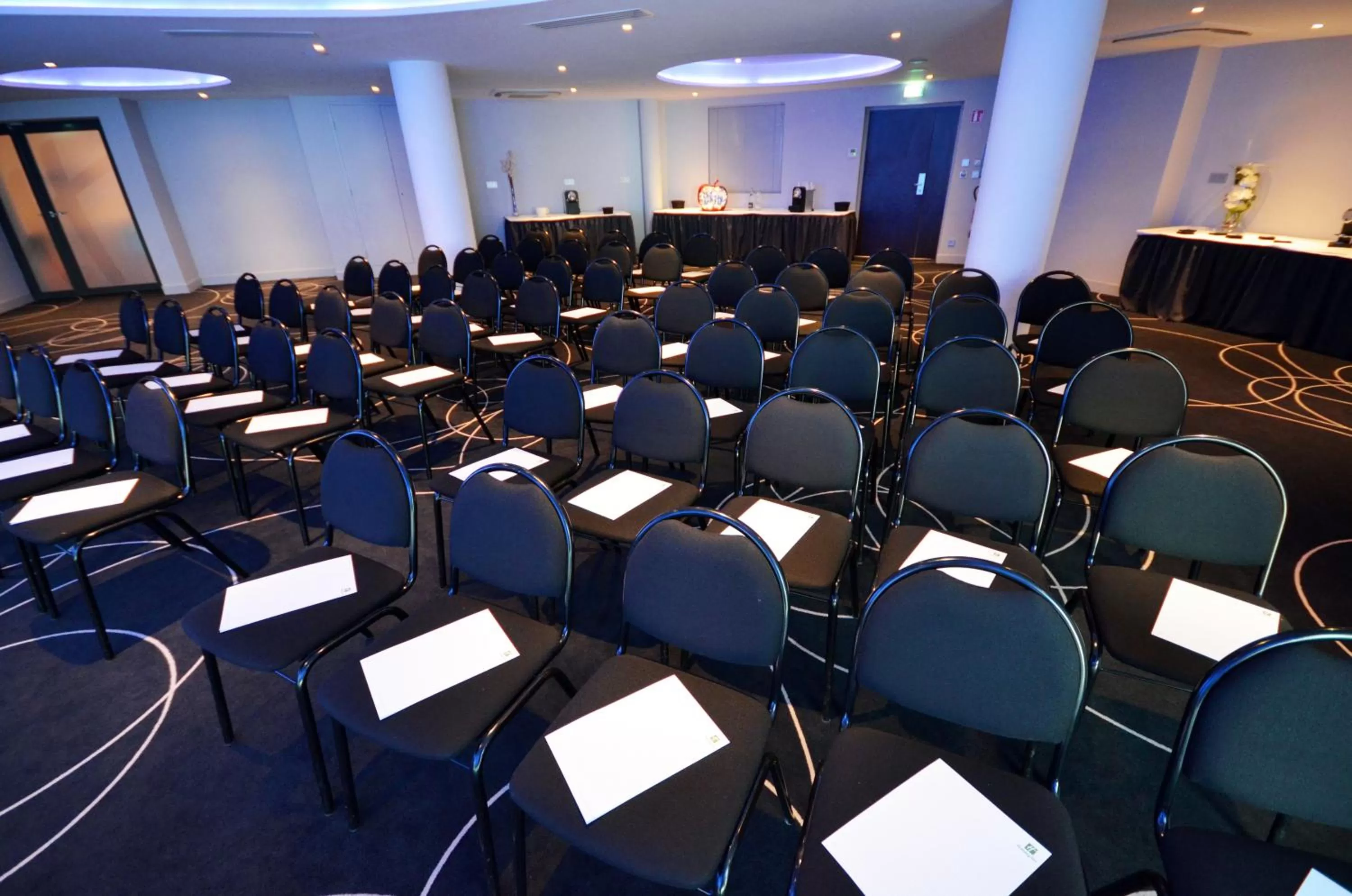 Meeting/conference room in Holiday Inn Dijon Toison D'or by IHG