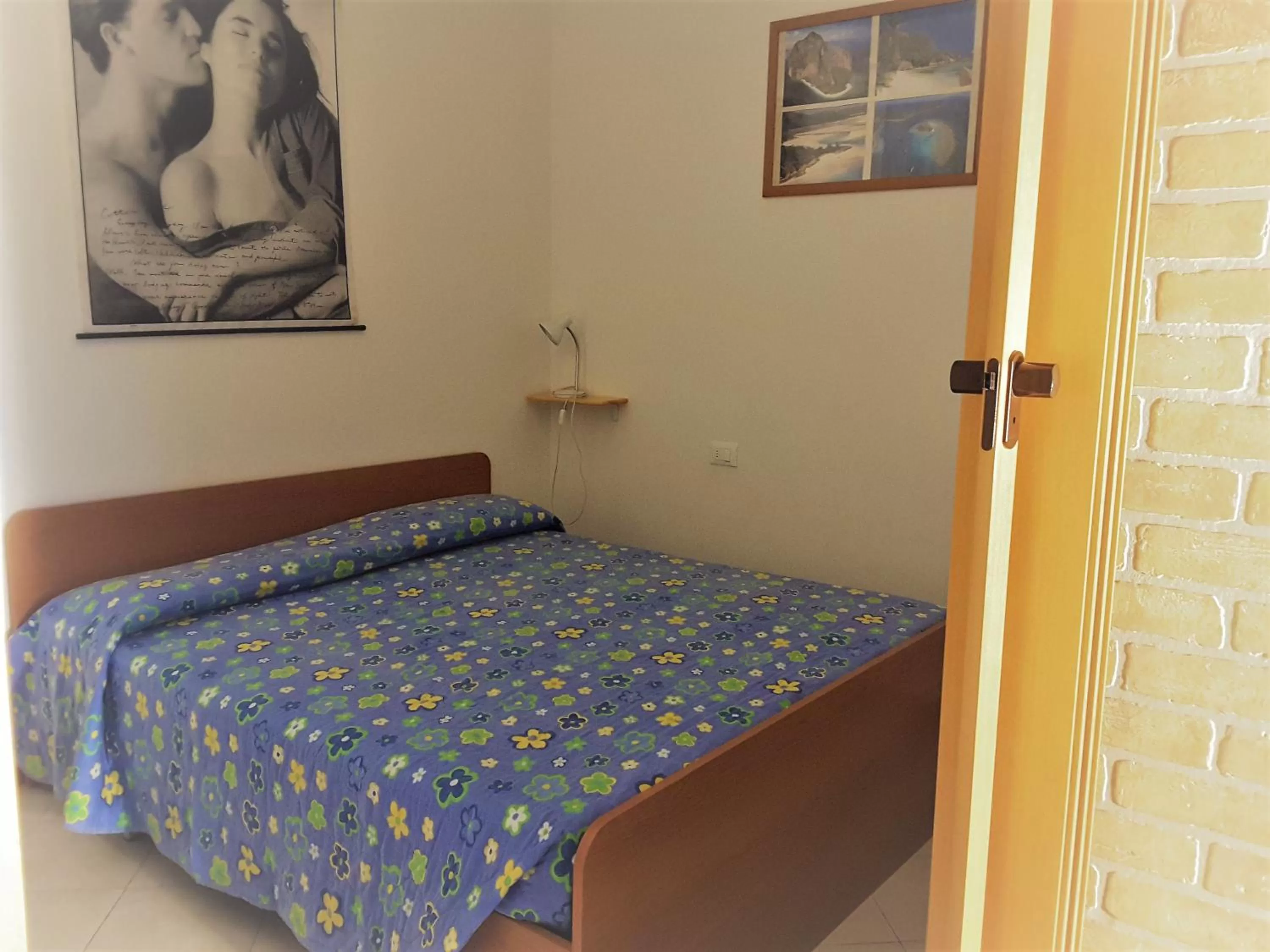 Bed in Villaggio dei Fiori Apart- Hotel 3 Stars - Family Resort
