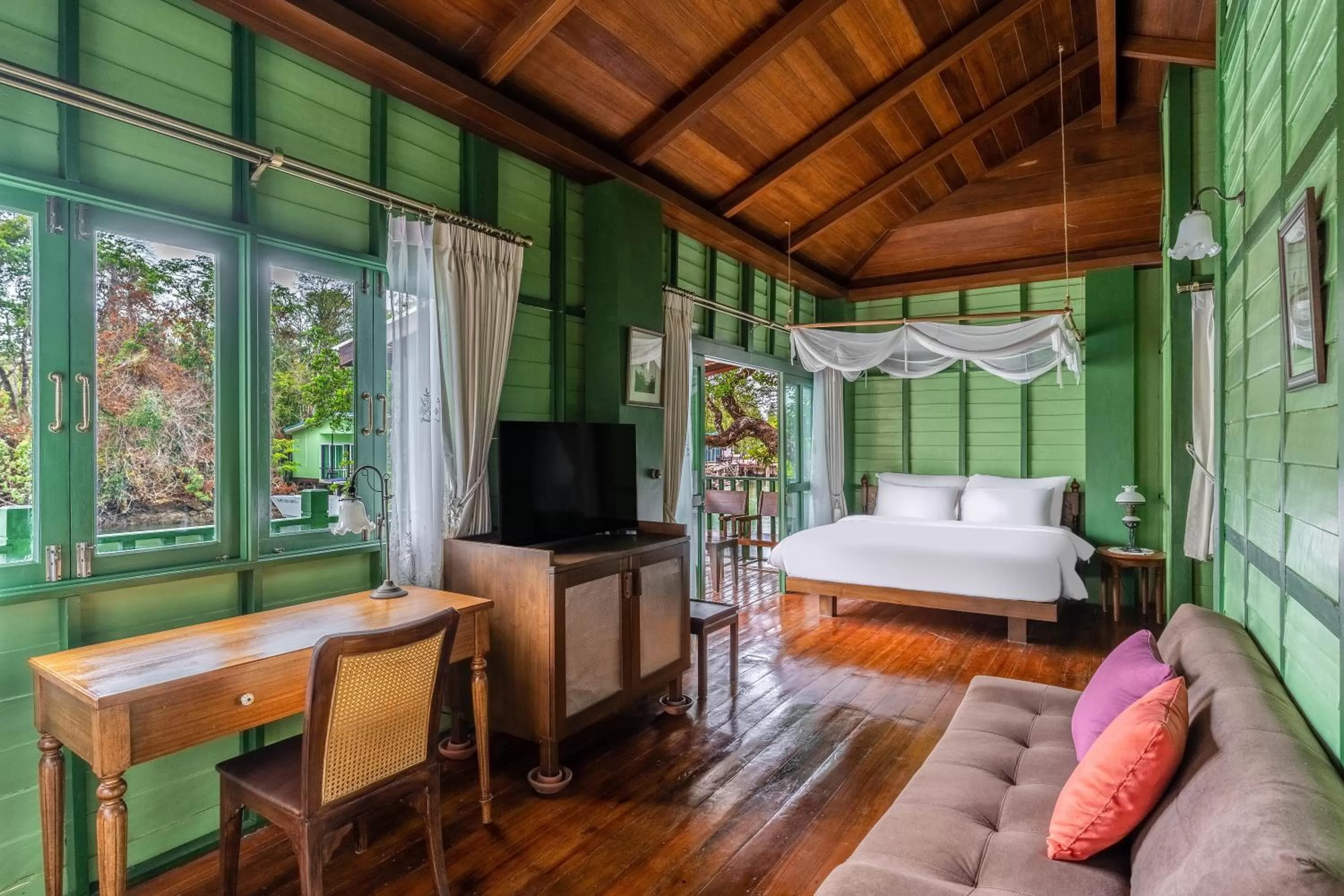 Bedroom, Bed in AANA Resort & Villas Koh Chang