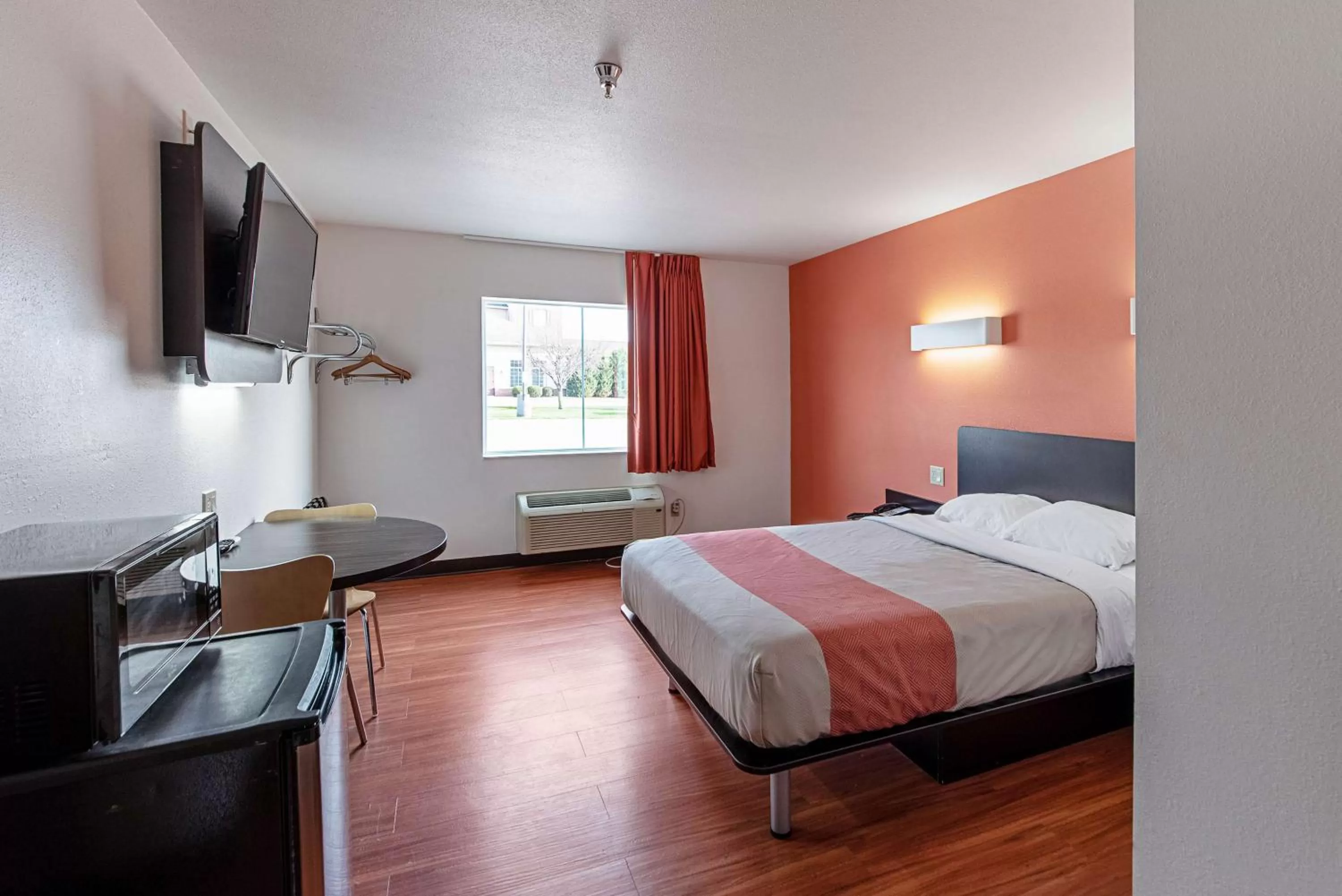 Photo of the whole room, Bed in Motel 6-Lebanon, IN