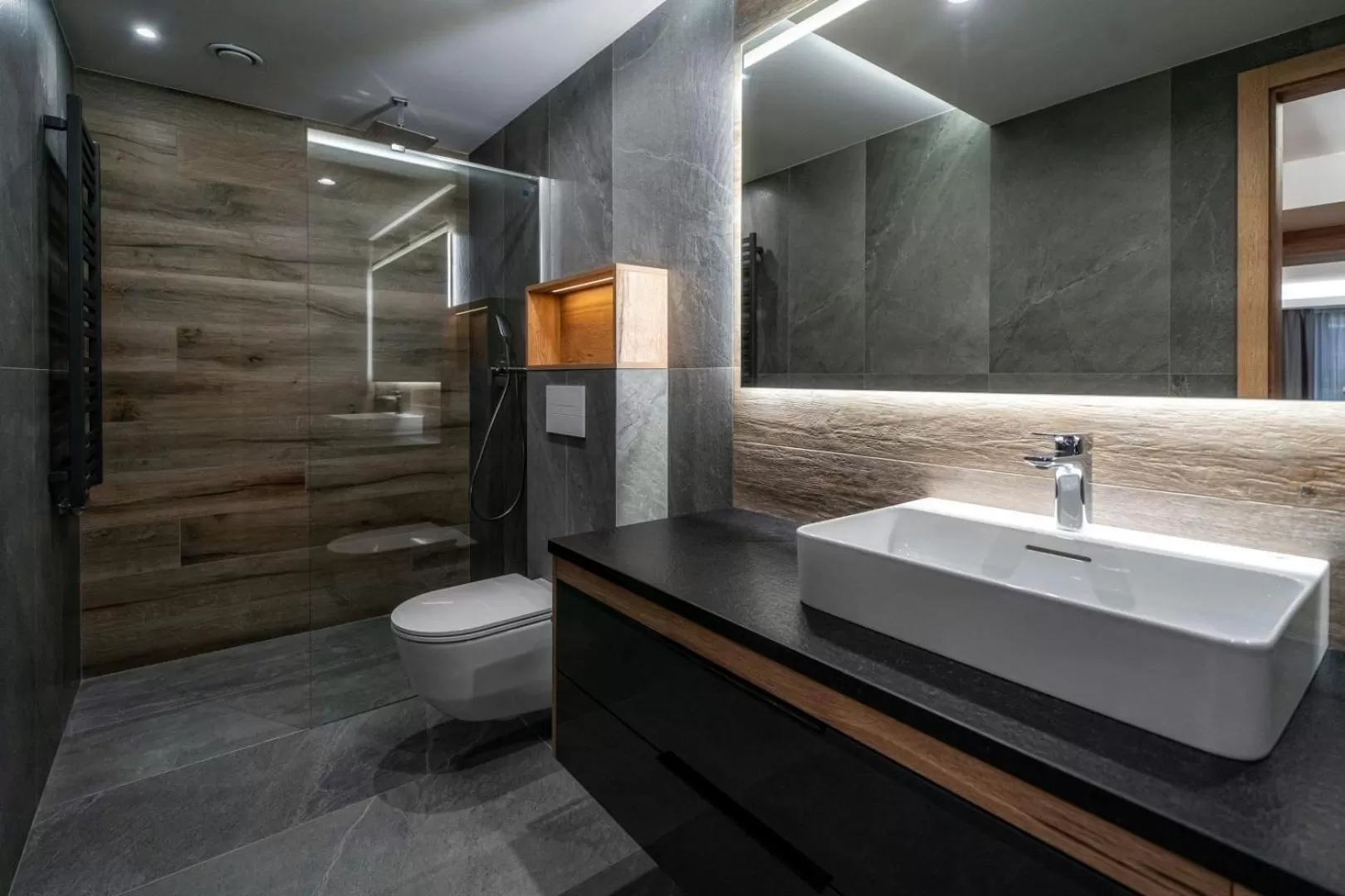 Shower in Hotel META Resort & Vine SPA