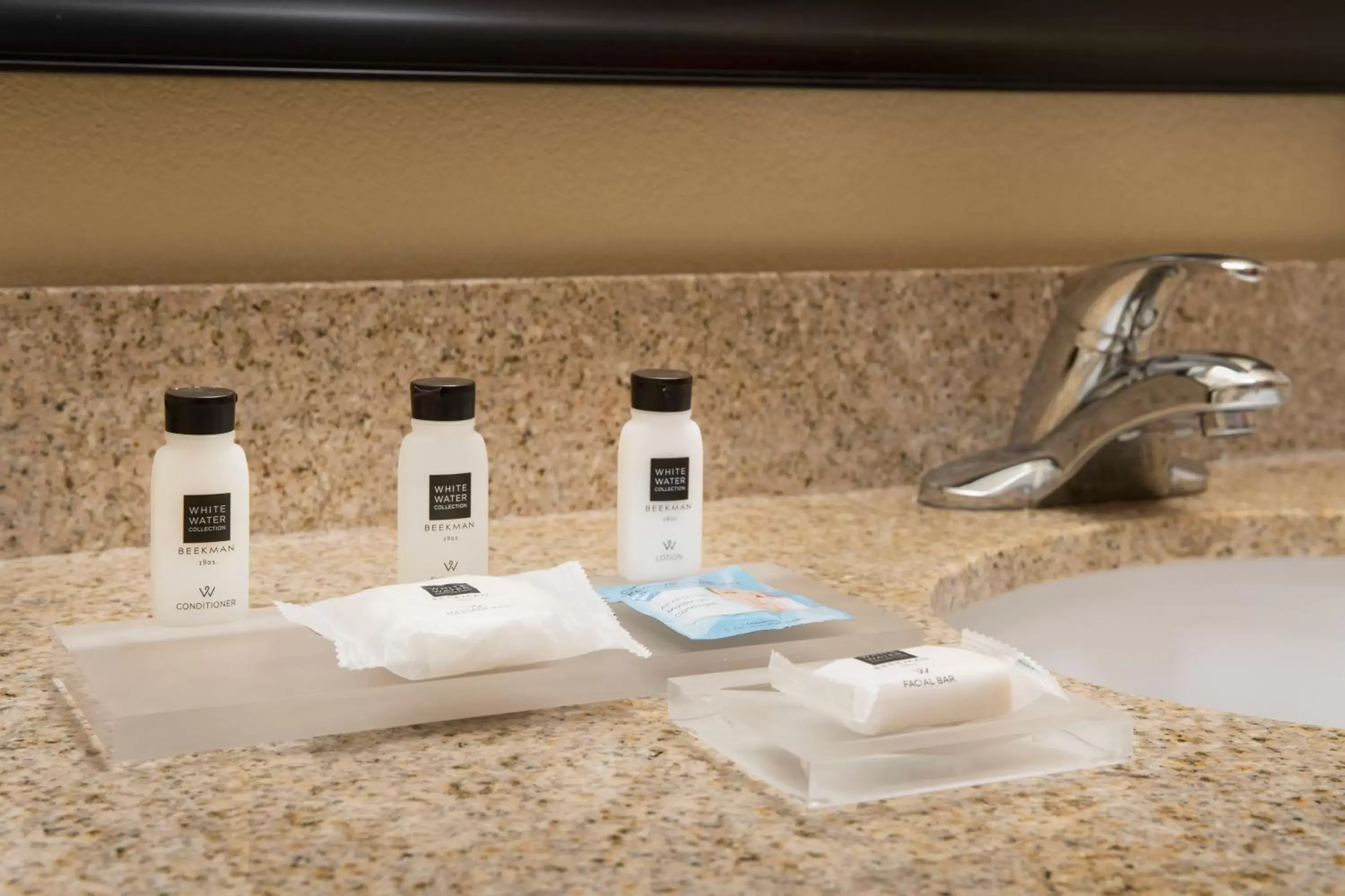 One-Bedroom King Suite - Disability Access - Non-Smoking in Country Inn & Suites by Radisson, Houston Intercontinental Airport East, TX One-Bedroom King Suite - Disability Access - Non-Smoking in Country Inn & Suites by Radisson, Houston Intercontinental Airport East, TX