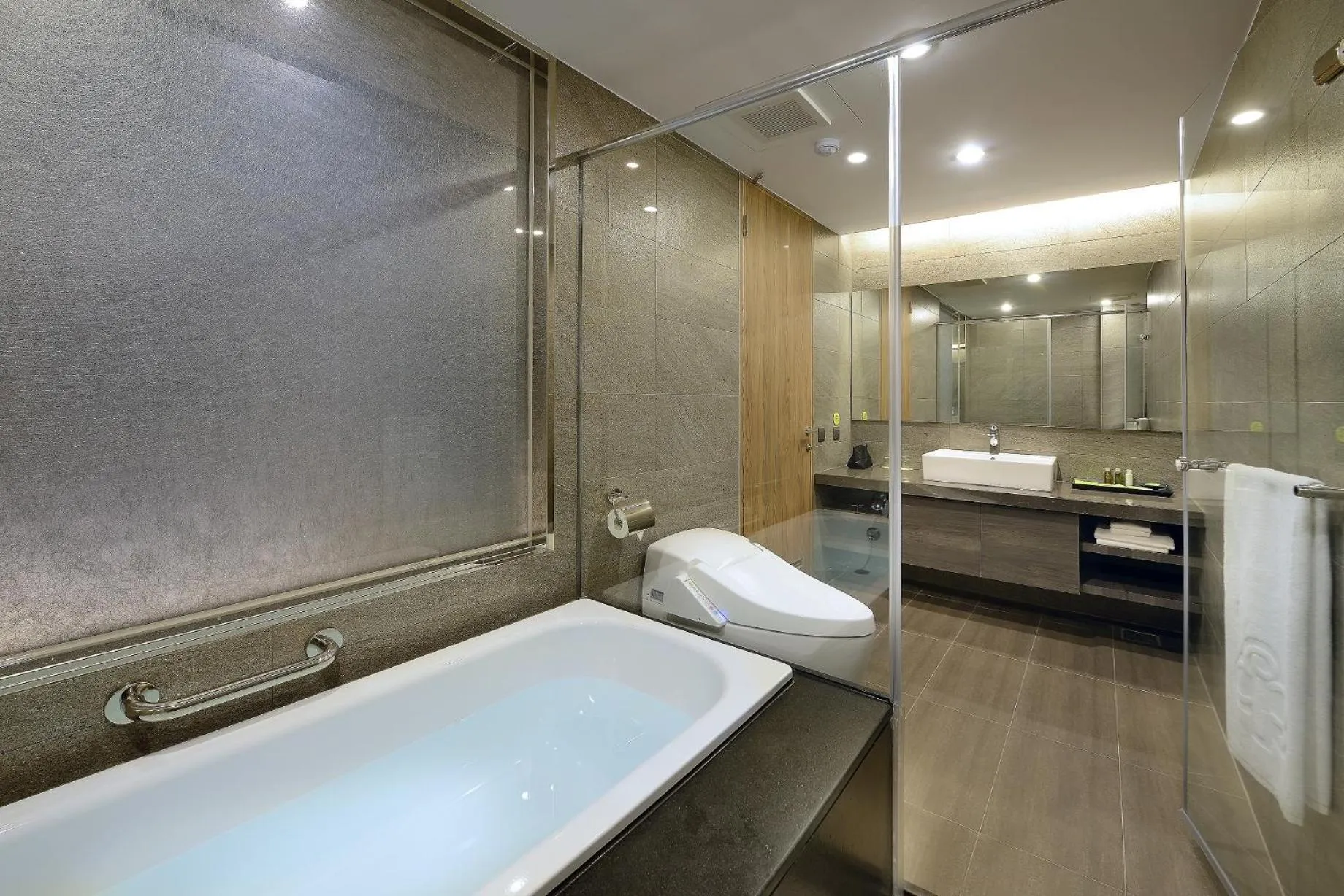 Hualien Holiday Hotel