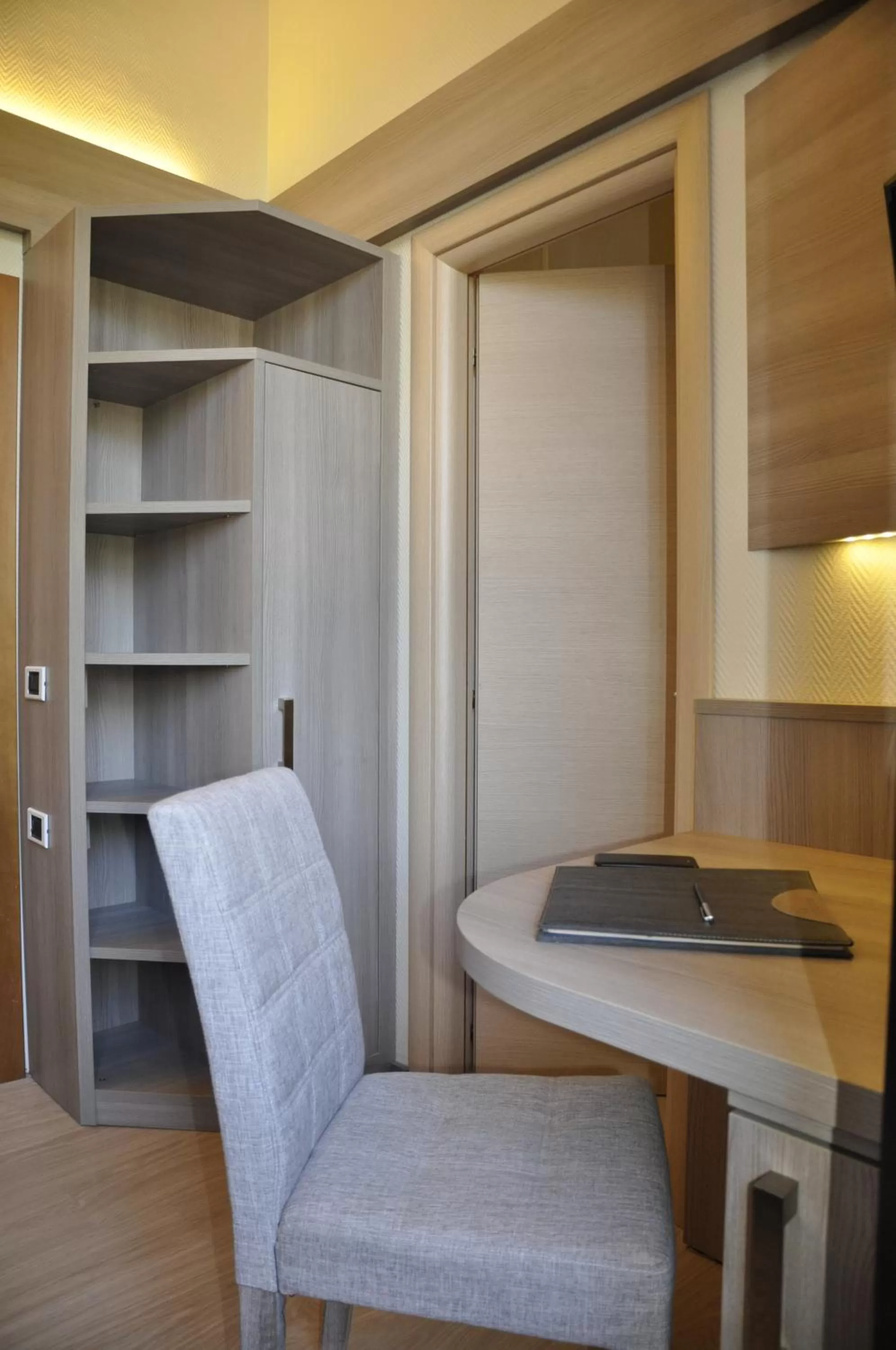 TV and multimedia in Hotel Est Piombino