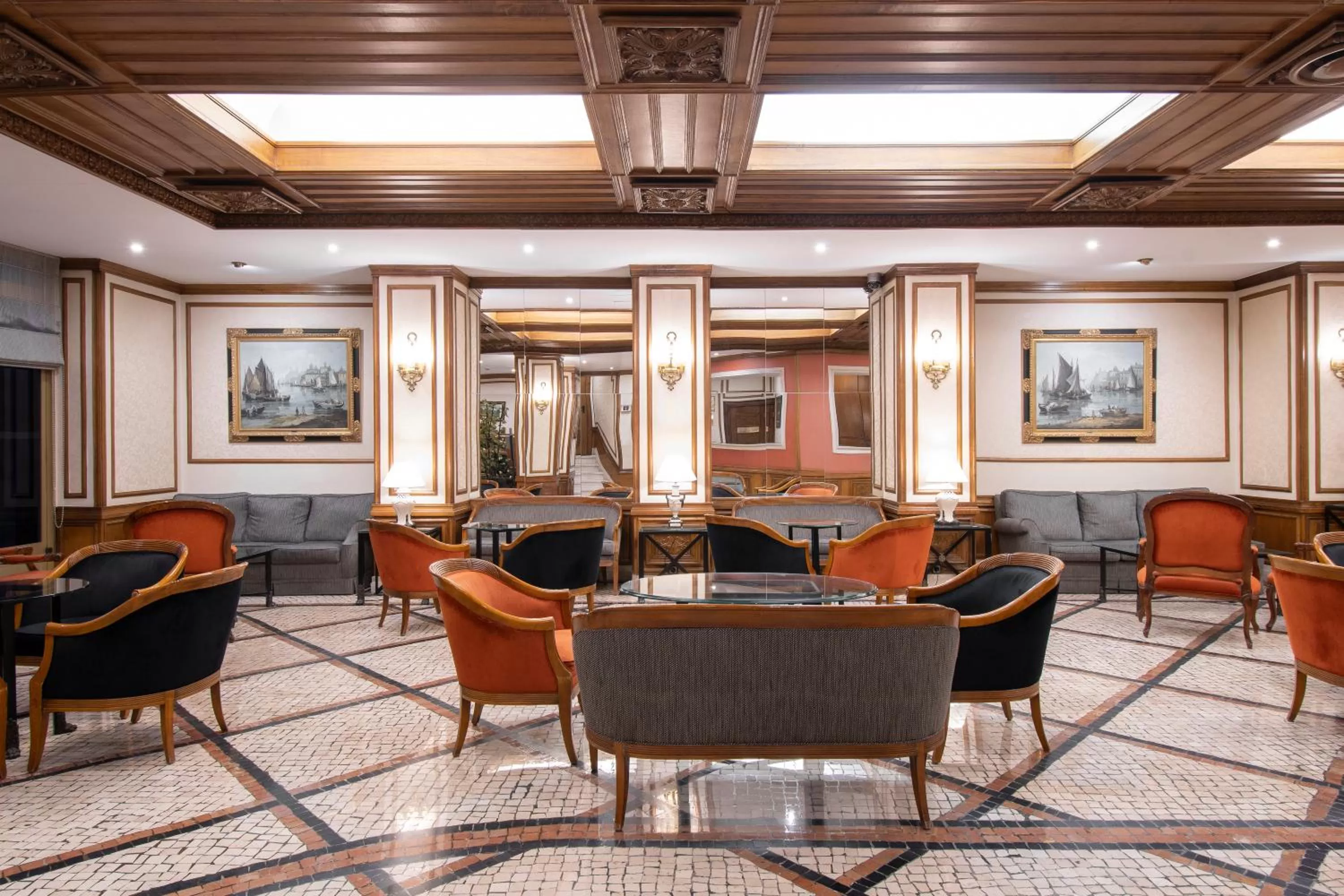 Lobby or reception in SANA Rex Hotel