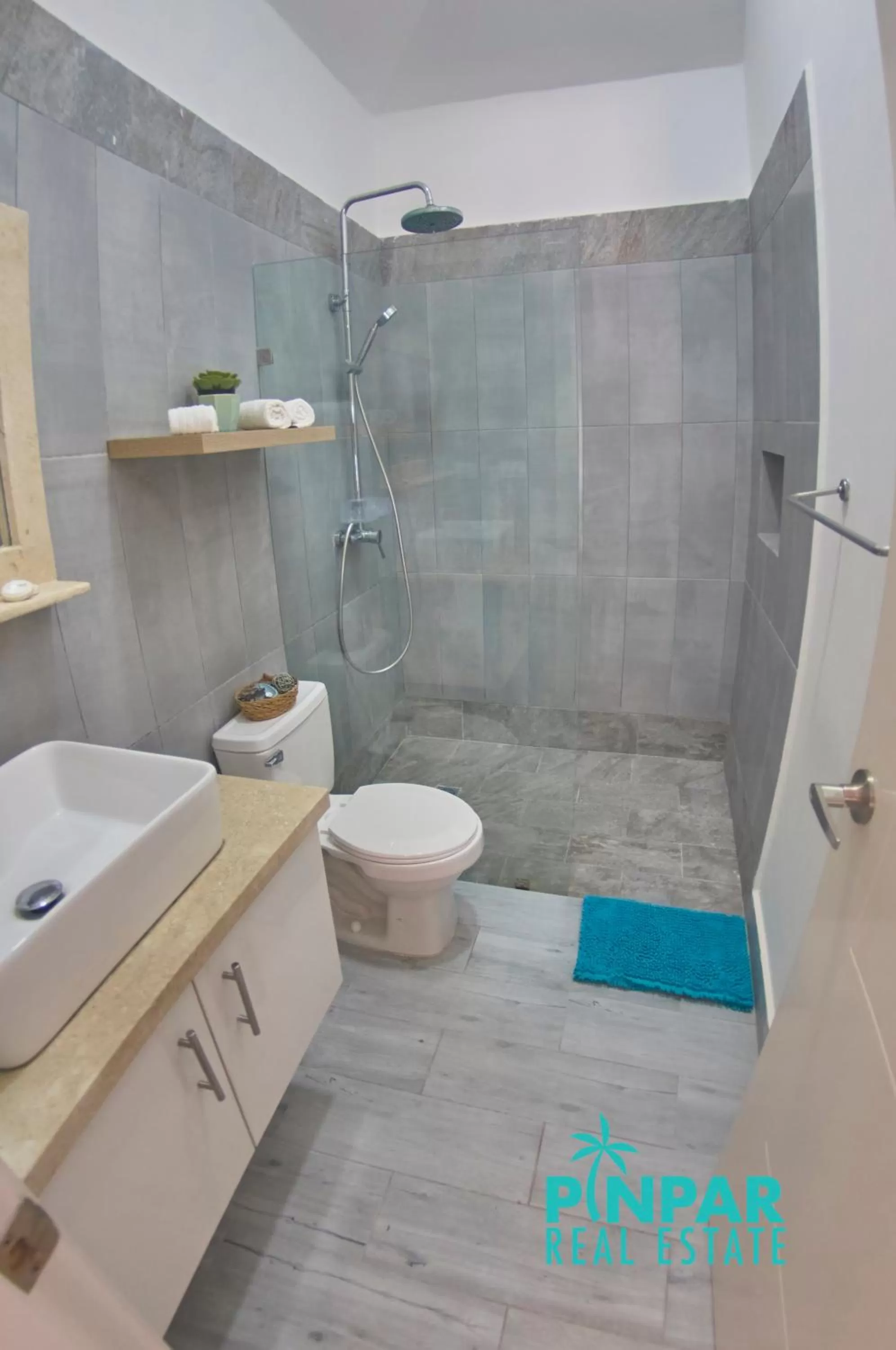 Shower in Villa Blanca Beach Club