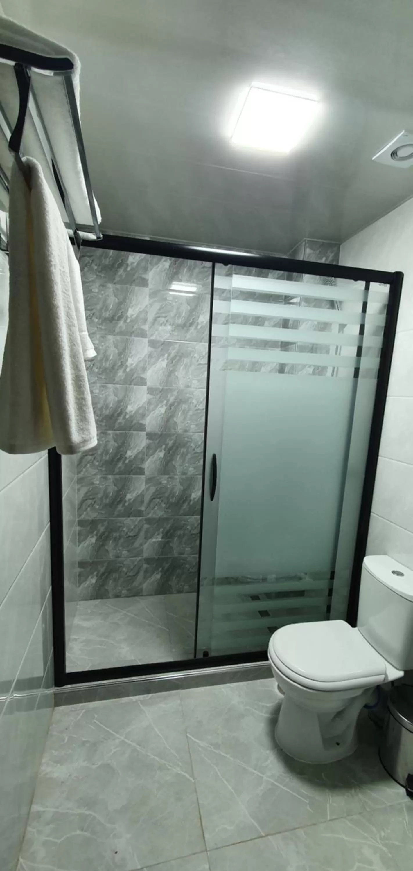 Shower, Bathroom in Comfort Hotel