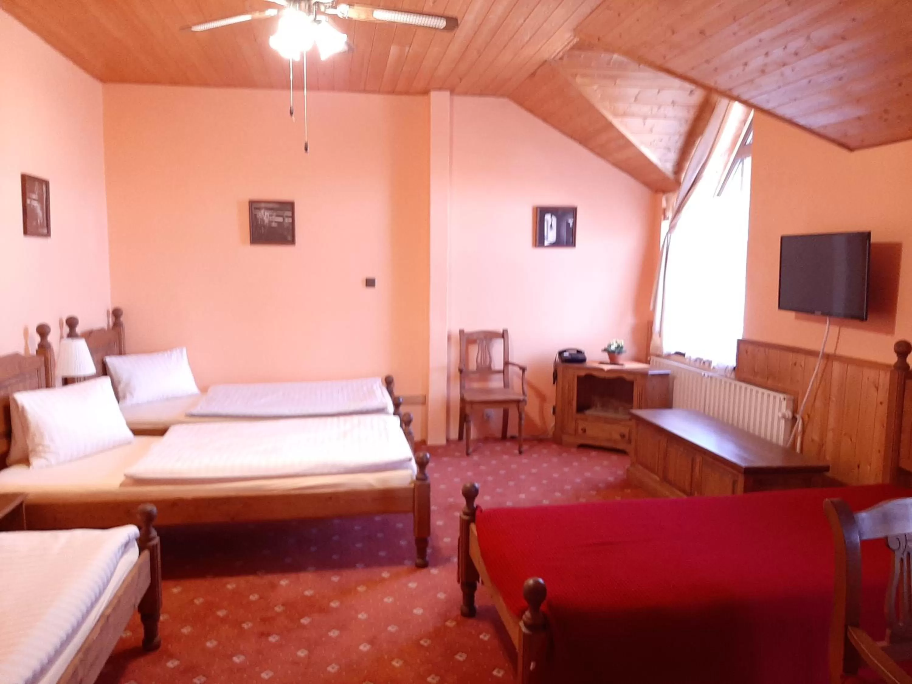 Bed in garni Hotel ASAS***