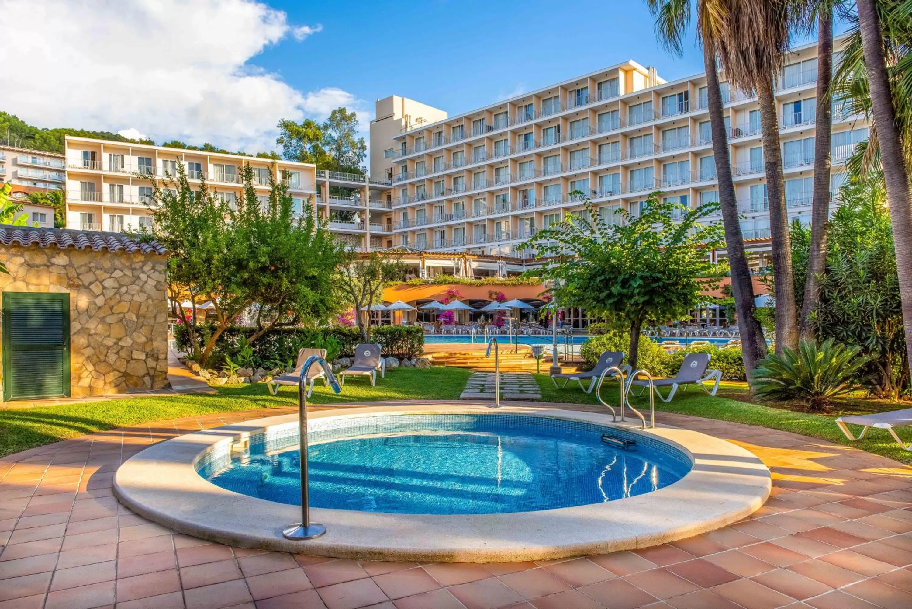 Swimming pool, Property Building in Valentin Park Club